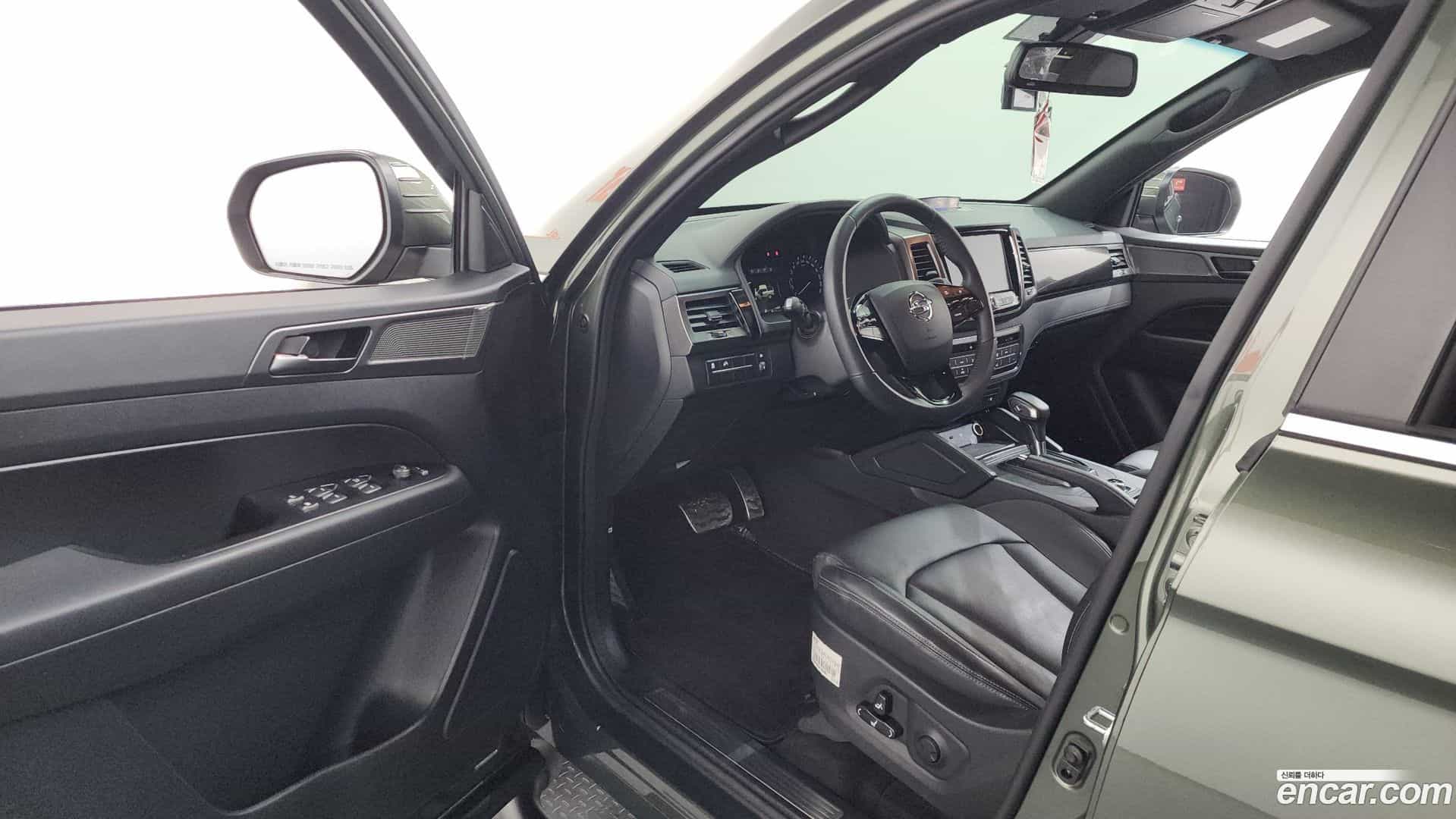 Rexton KG Mobility 2021.10-INNER-010