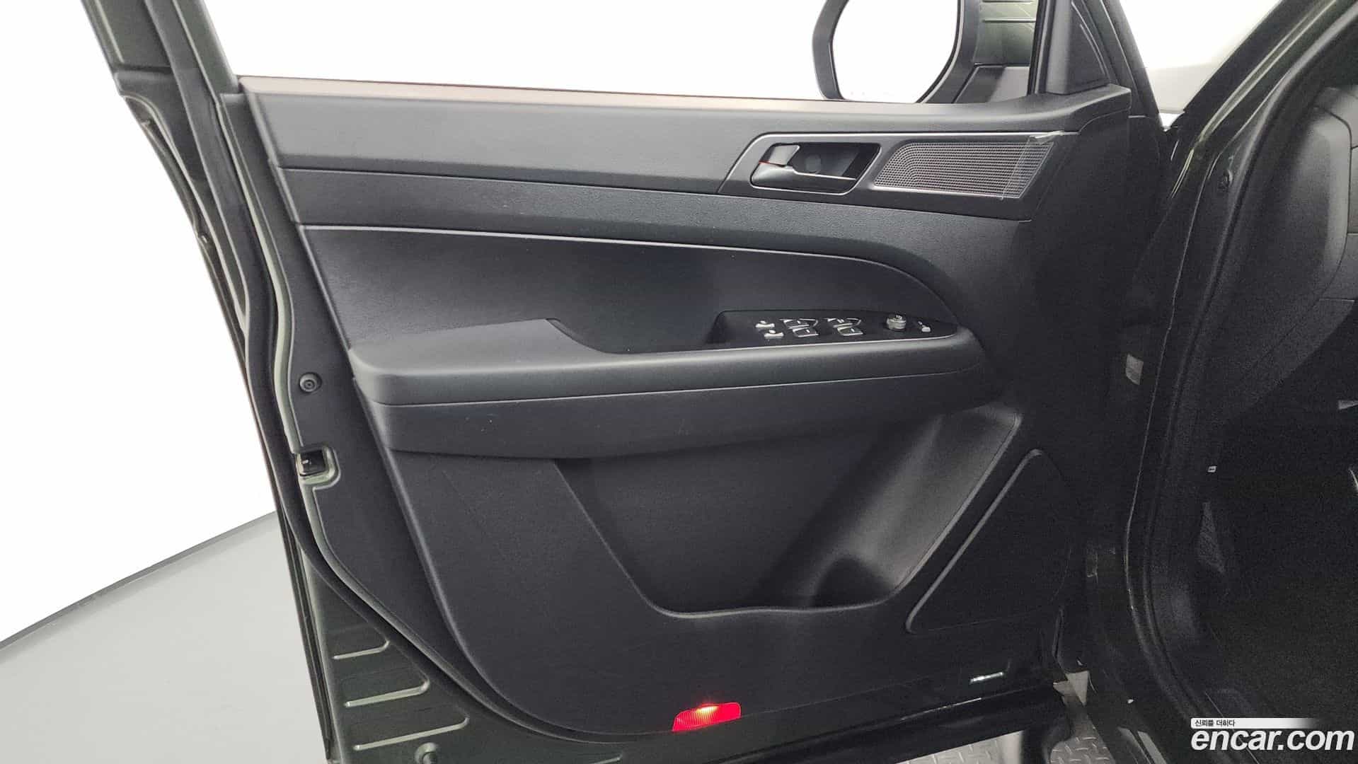Rexton KG Mobility 2021.10-INNER-034