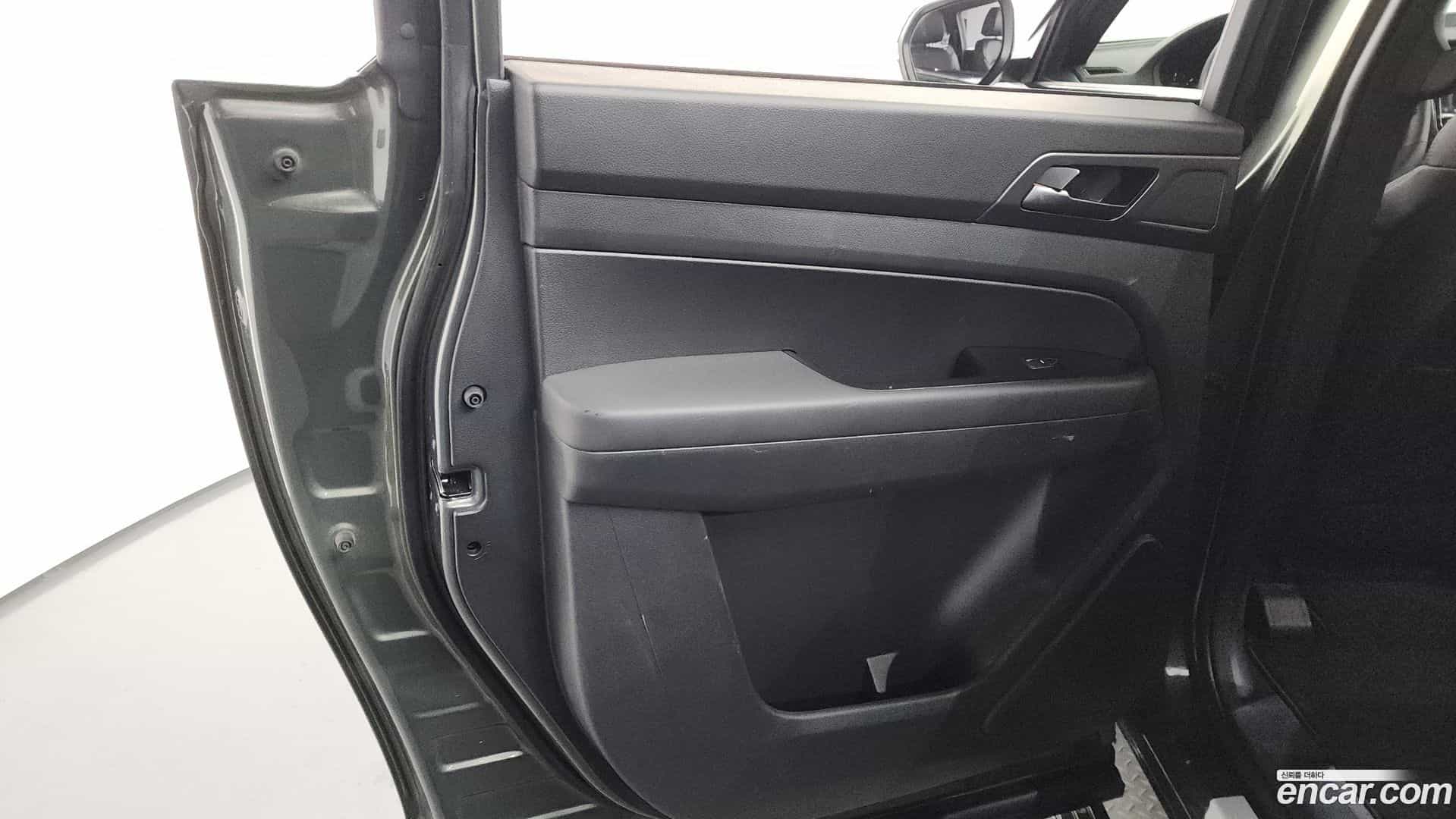 Rexton KG Mobility 2021.10-INNER-035