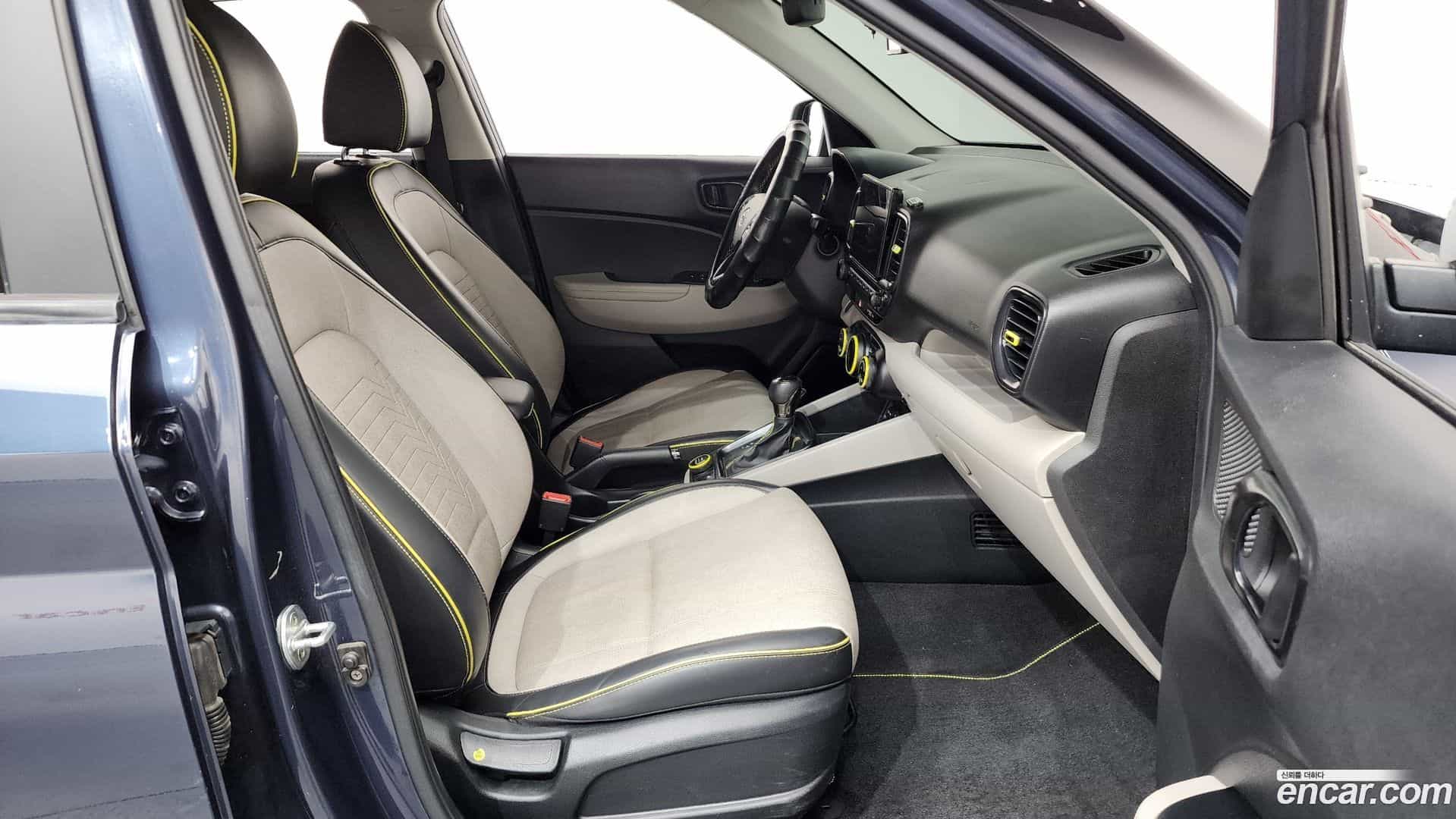 Venue Hyundai 2020.2-INNER-036