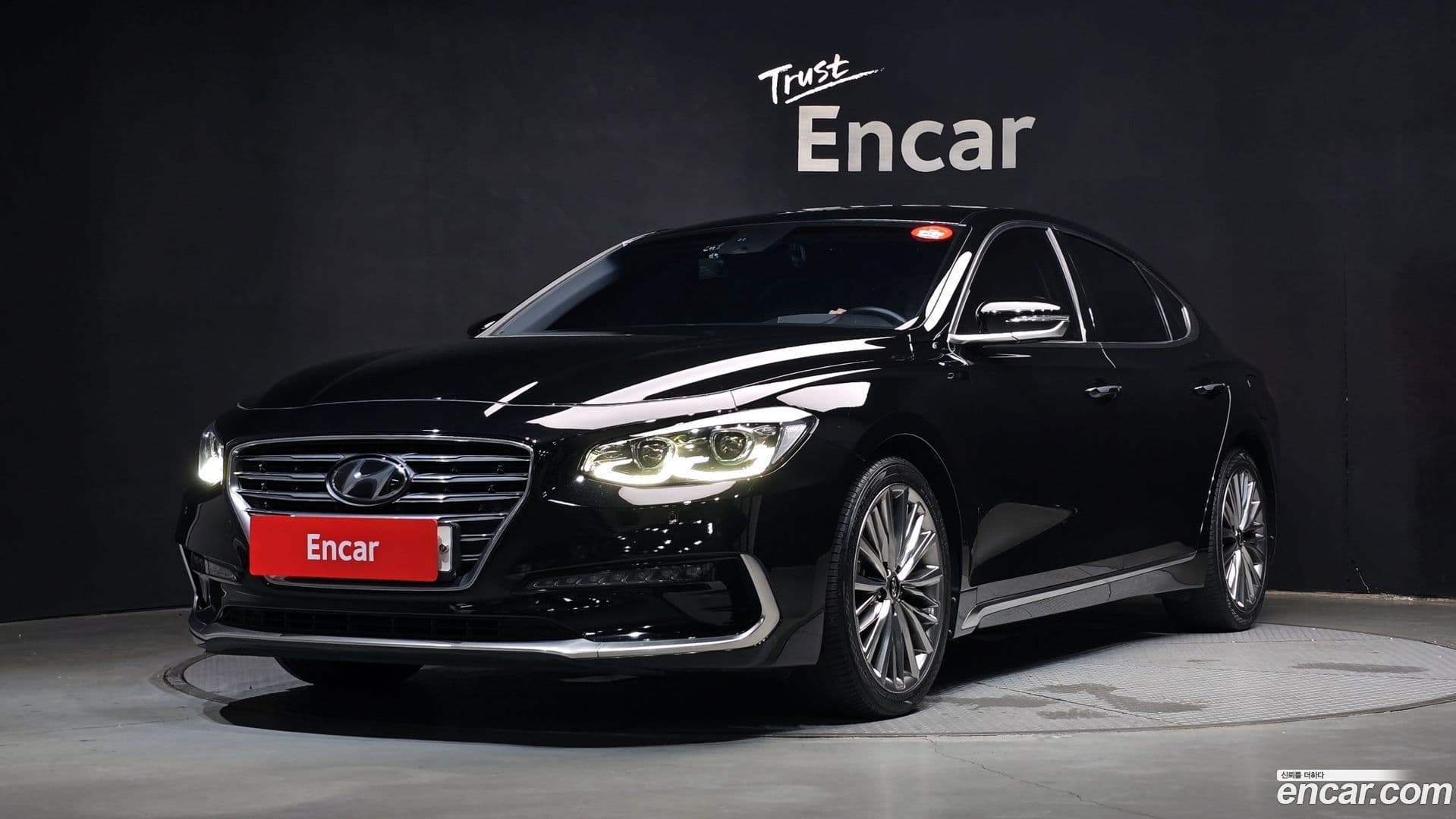Main__Slider__Photo:Grandeur Hyundai 2019.1-0