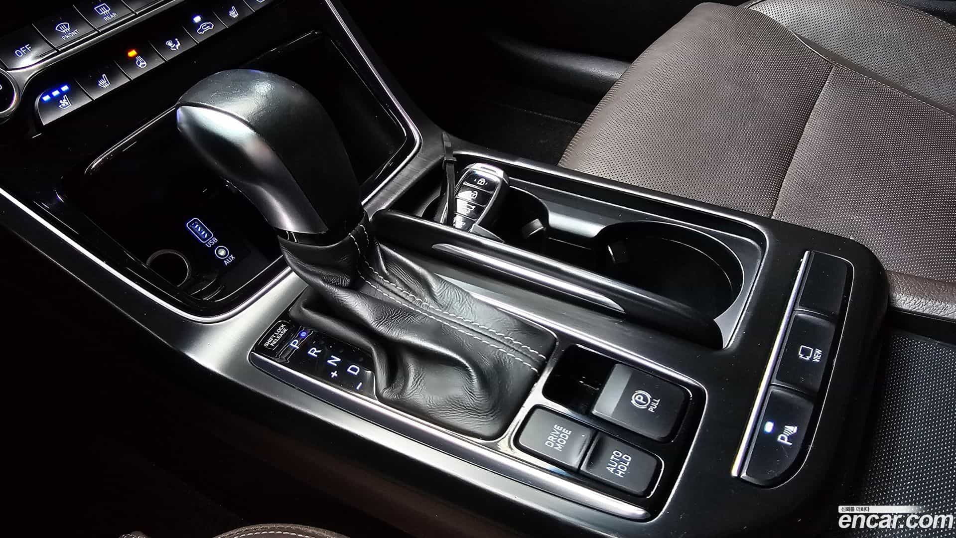 Grandeur Hyundai 2019.1-INNER-009