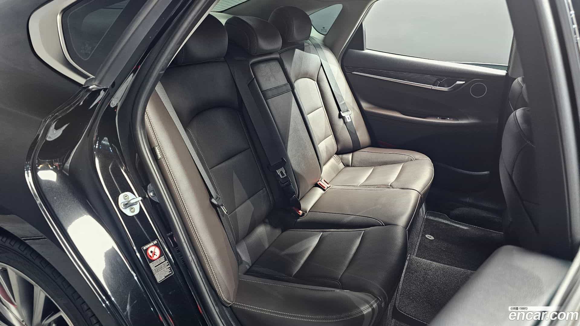 Grandeur Hyundai 2019.1-OPTION-015