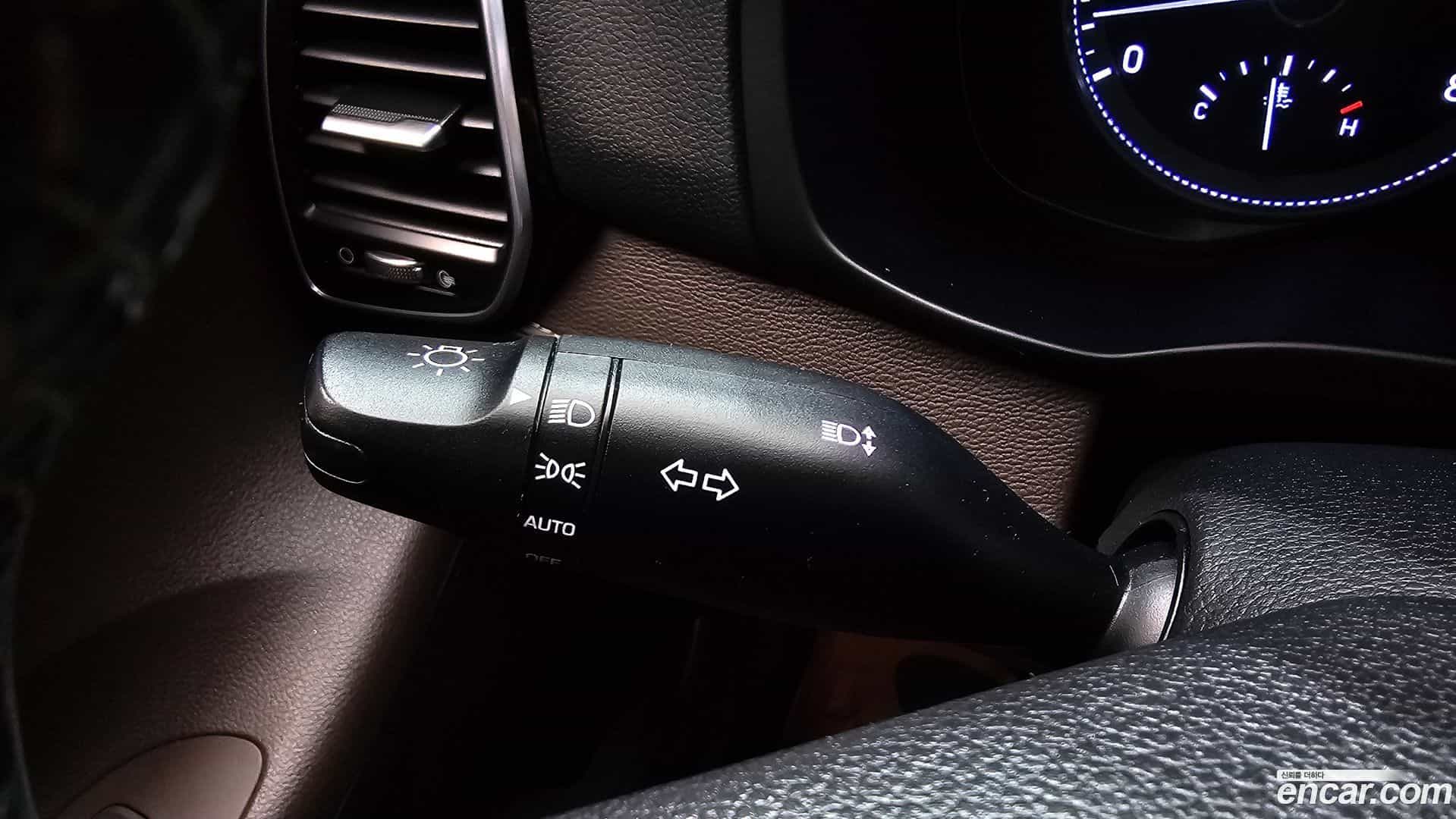 Grandeur Hyundai 2019.1-OPTION-023