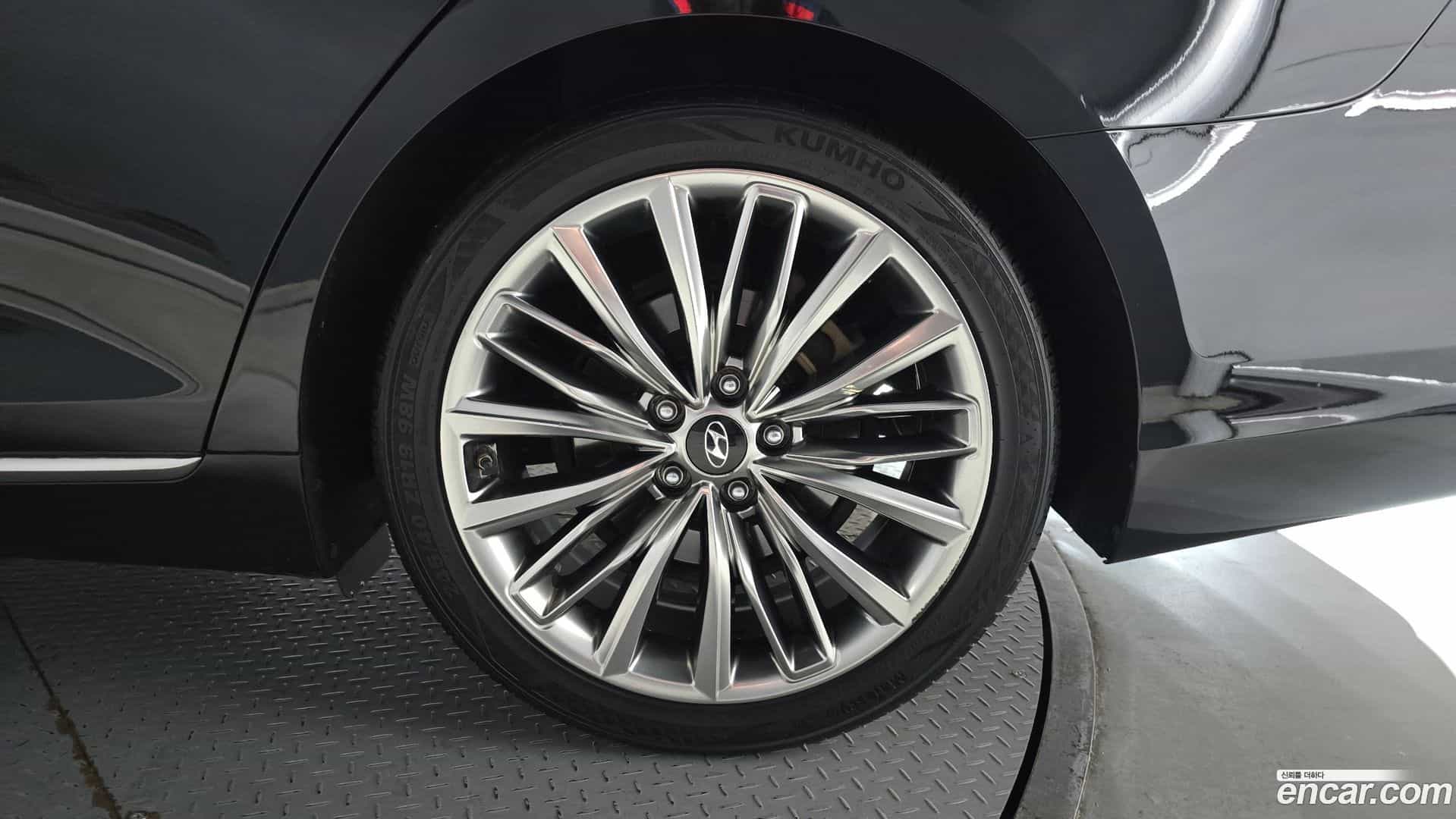 Grandeur Hyundai 2019.1-OUTER-031