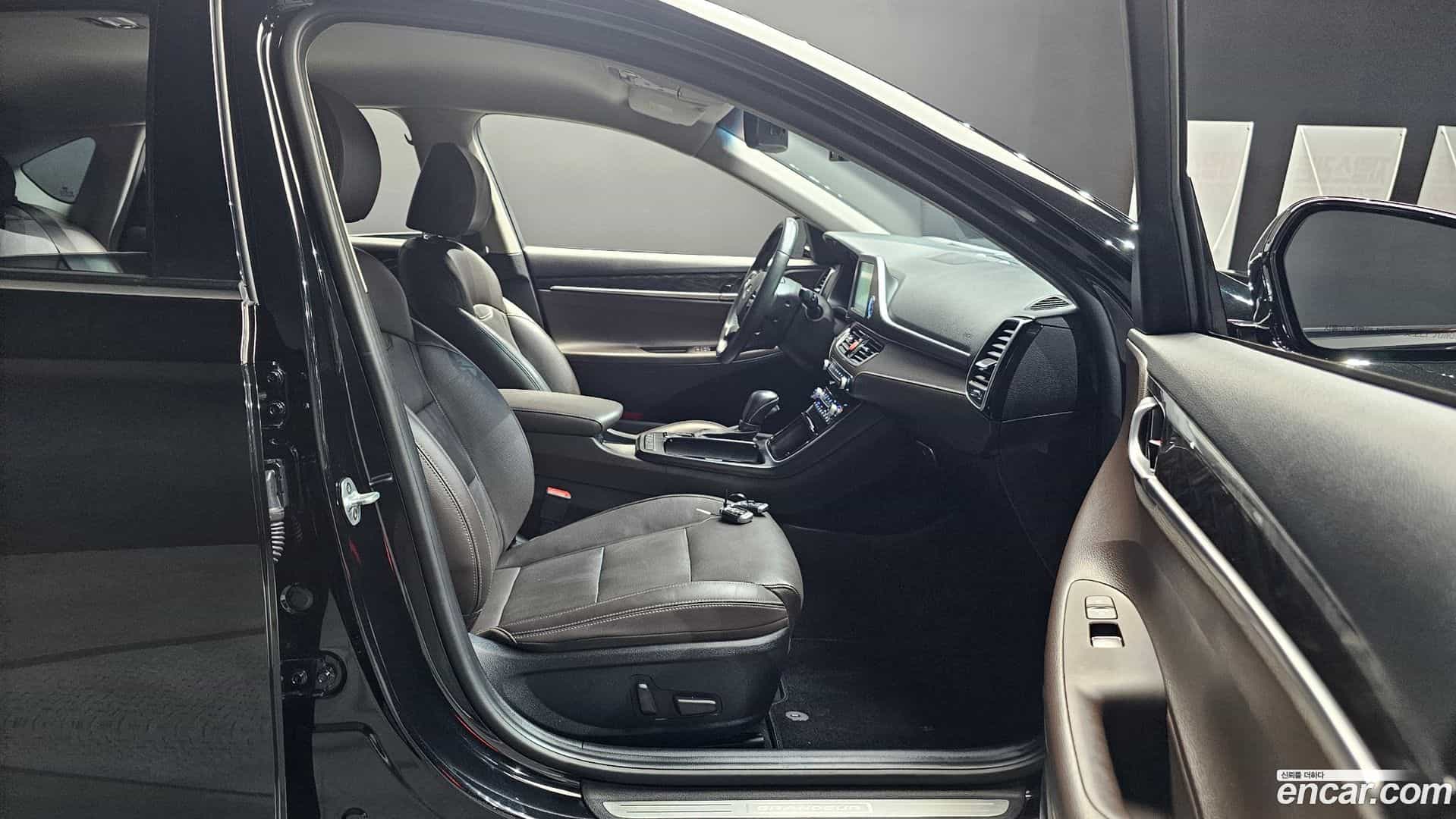 Grandeur Hyundai 2019.1-INNER-036