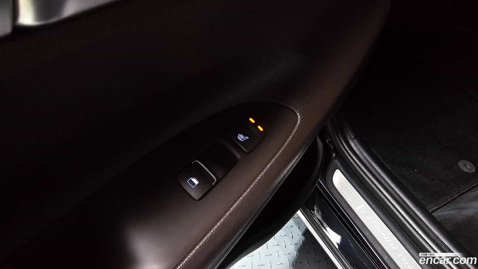 Grandeur Hyundai 2019.1-OPTION-042