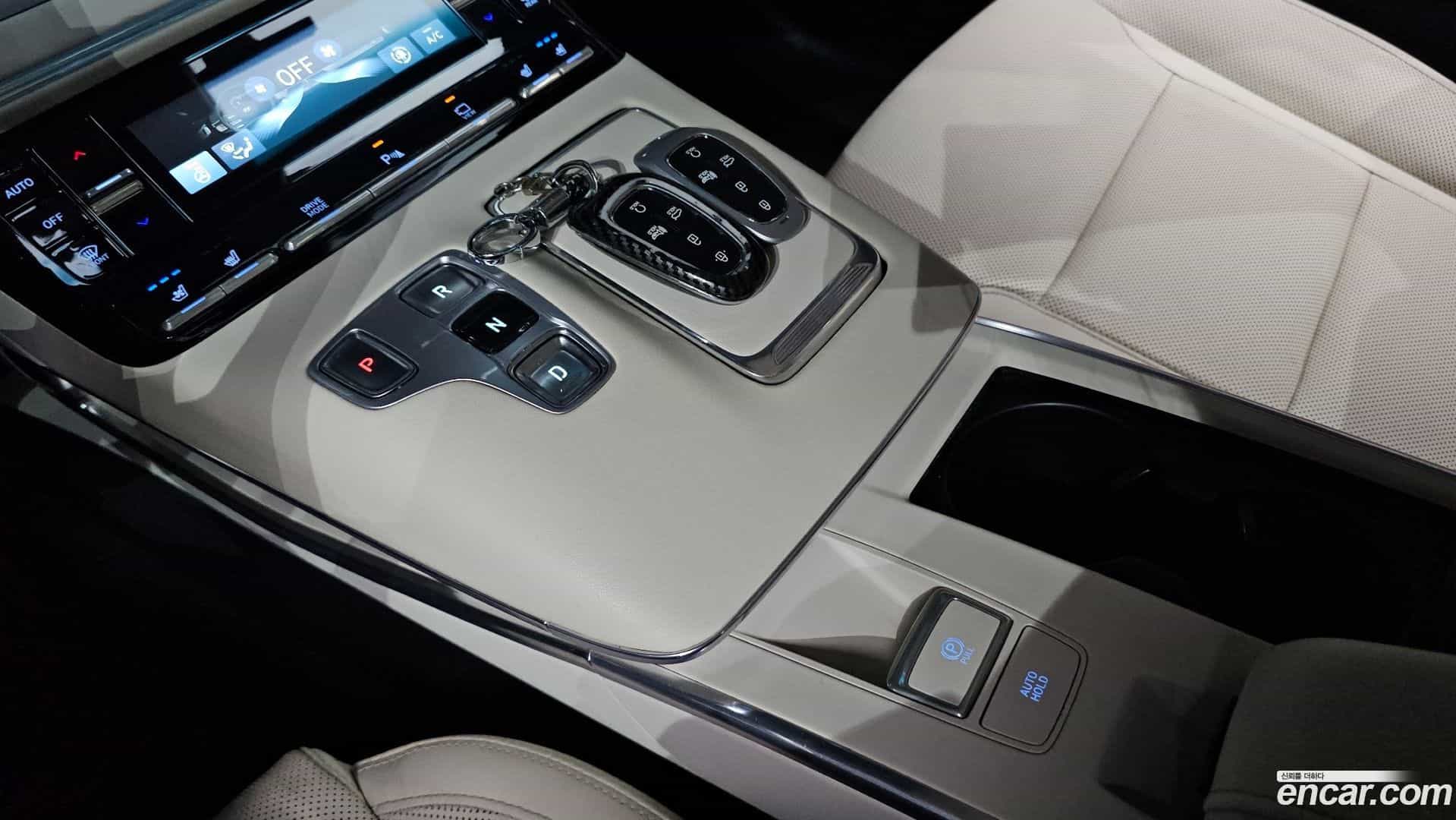 Grandeur Hyundai 2022.1-INNER-009