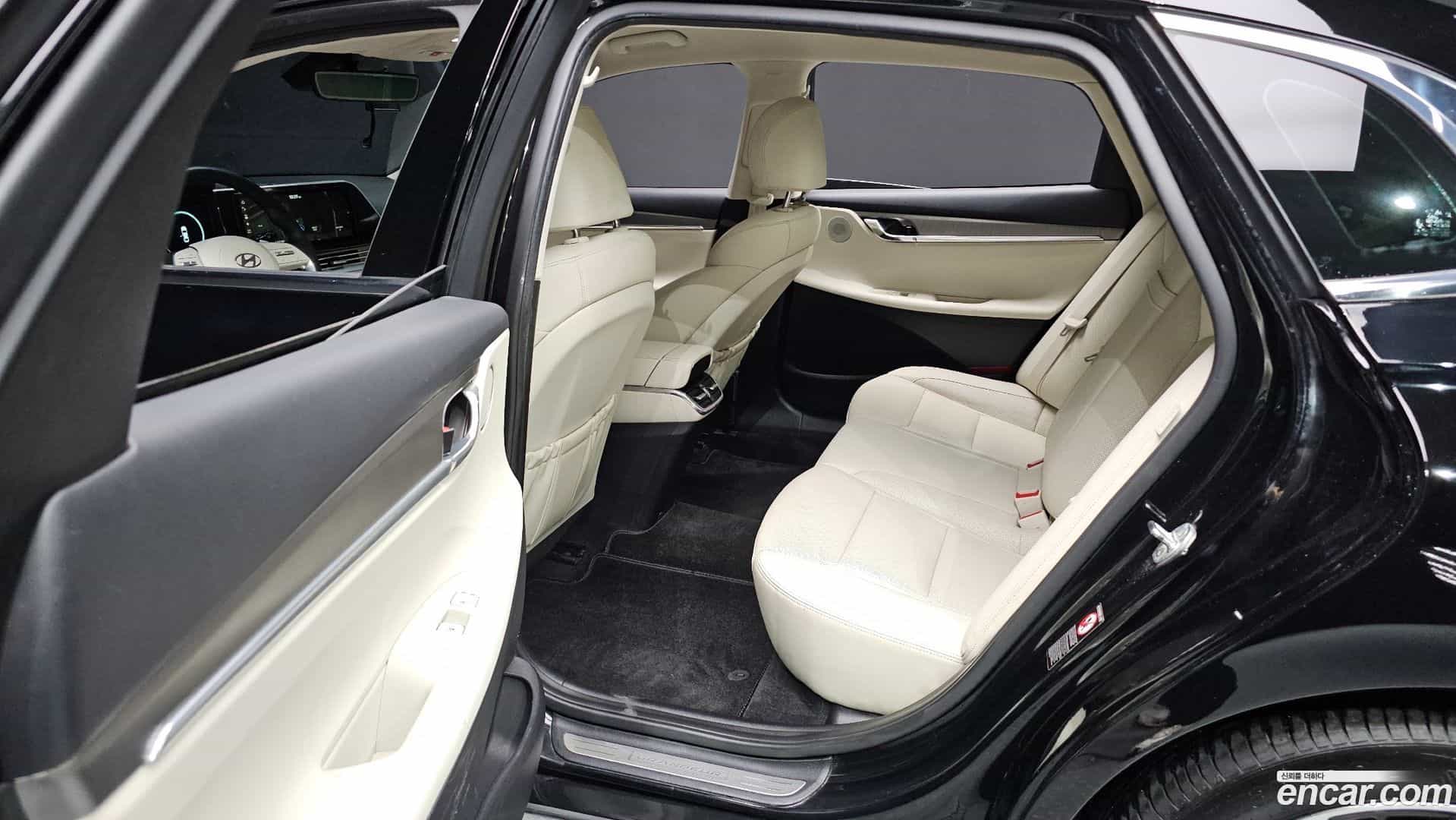 Grandeur Hyundai 2022.1-OPTION-023