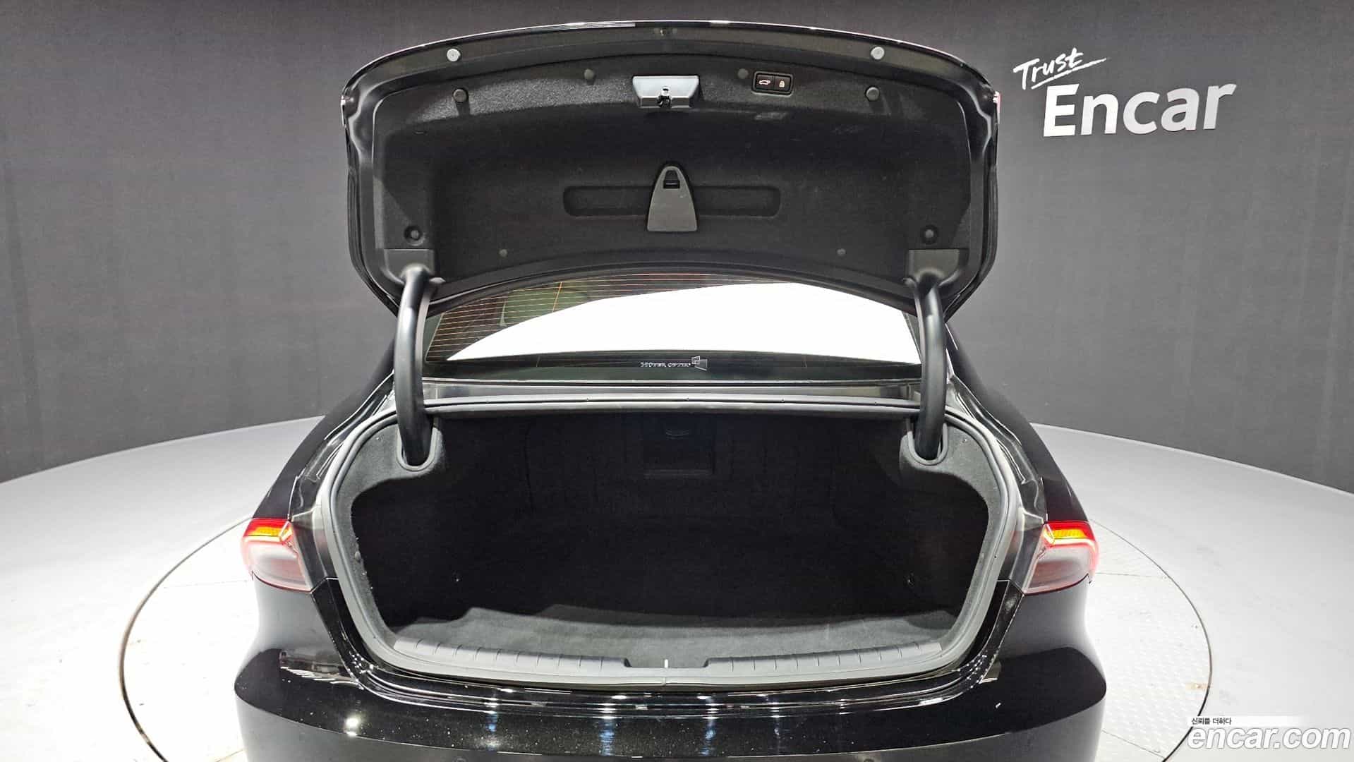 Grandeur Hyundai 2022.1-OPTION-024