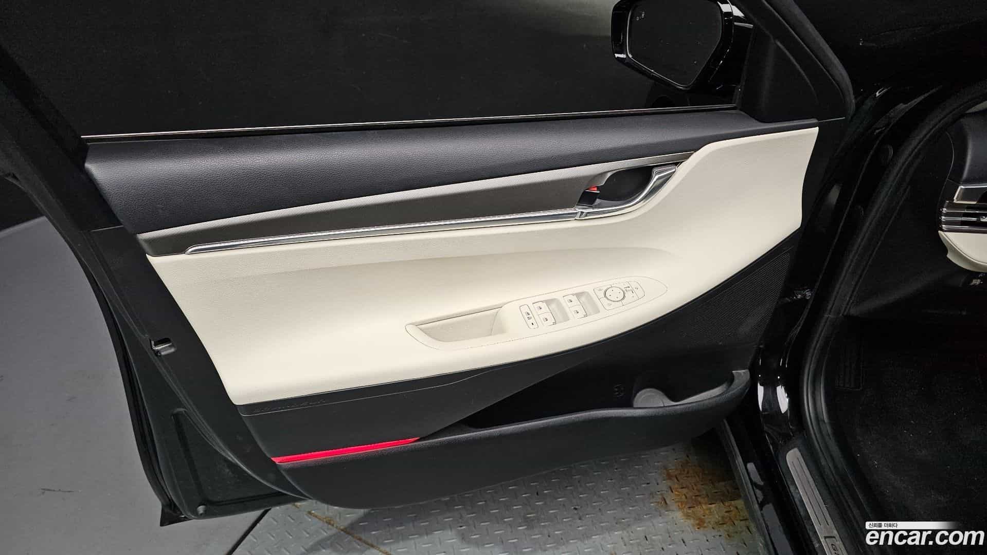 Grandeur Hyundai 2022.1-INNER-034