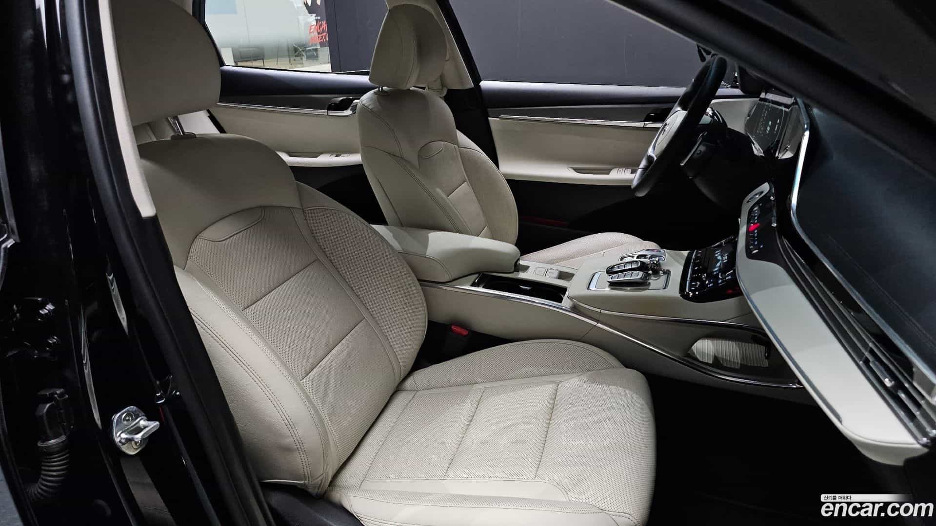 Grandeur Hyundai 2022.1-INNER-036