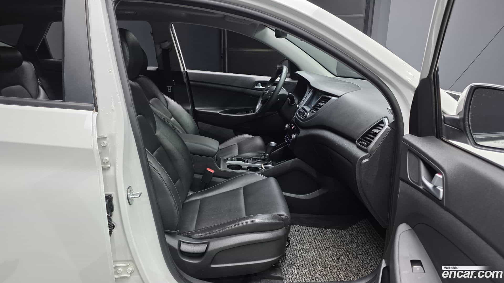 Tucson Hyundai 2017.8-OPTION-015