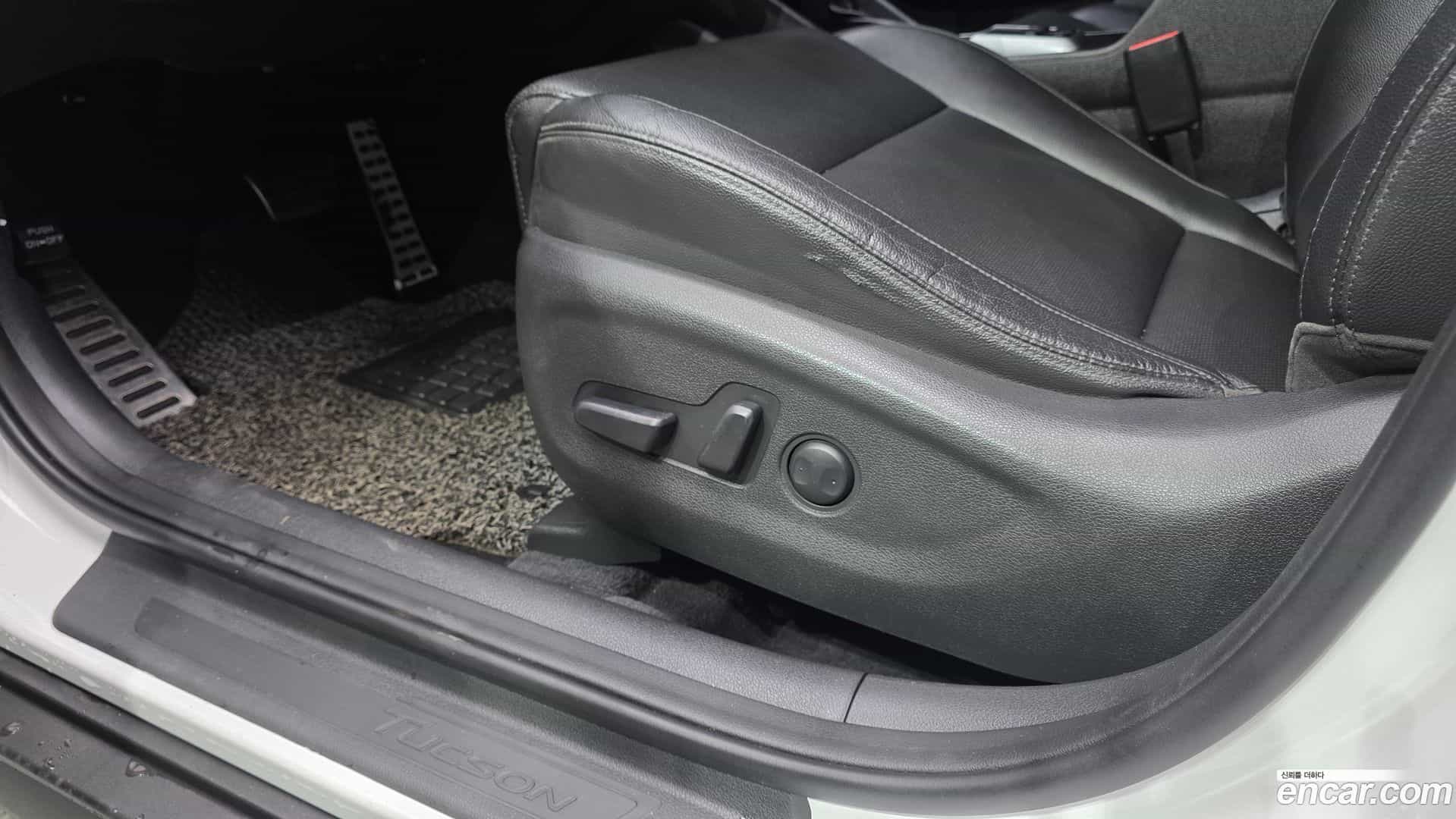 Tucson Hyundai 2017.8-OPTION-021
