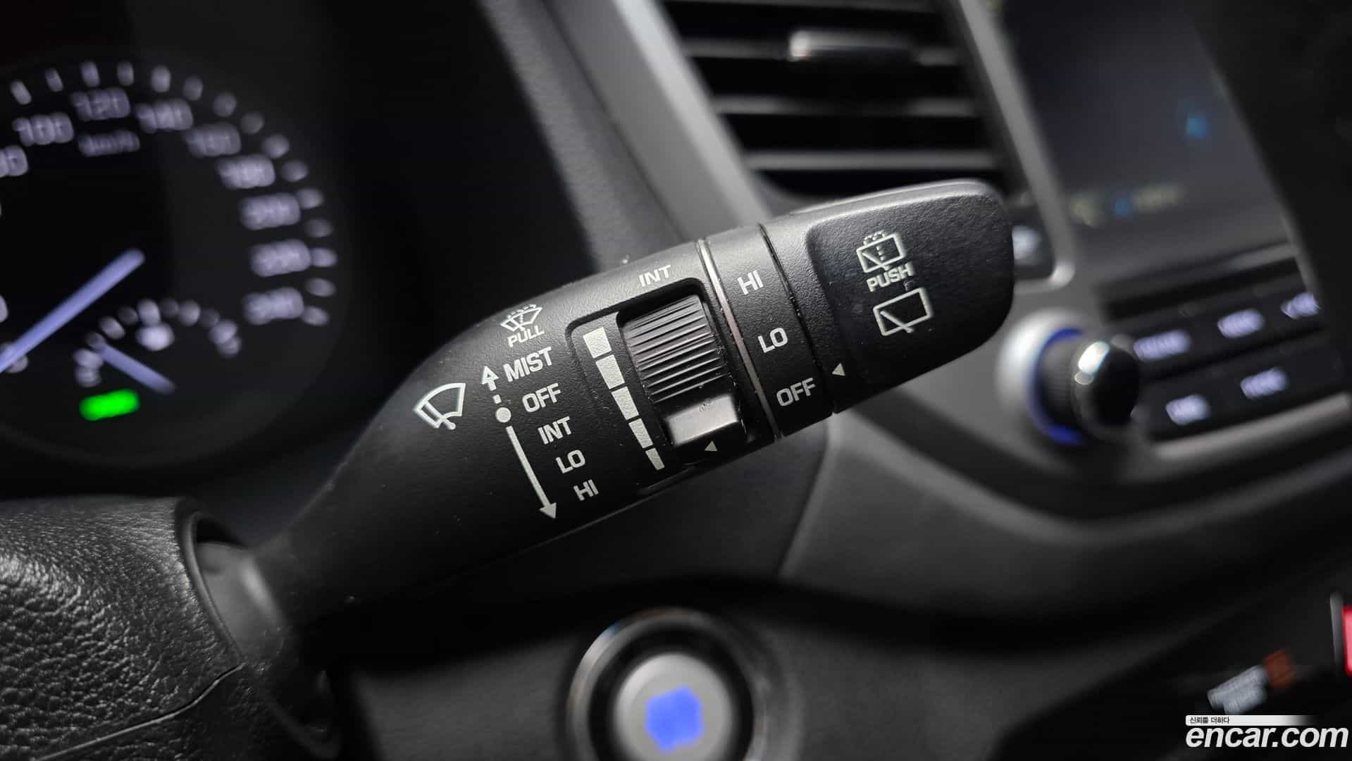 Tucson Hyundai 2017.8-OPTION-040
