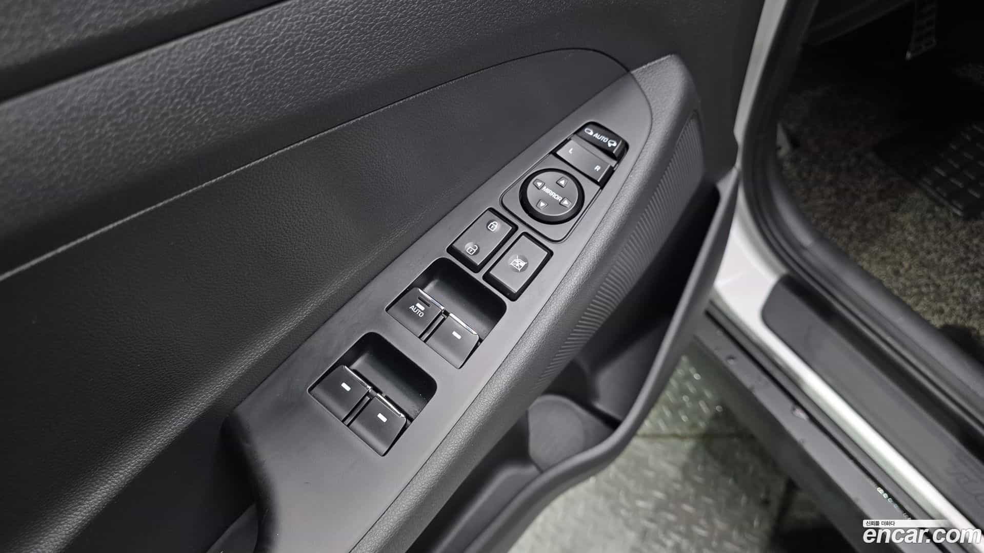 Tucson Hyundai 2017.8-OPTION-042
