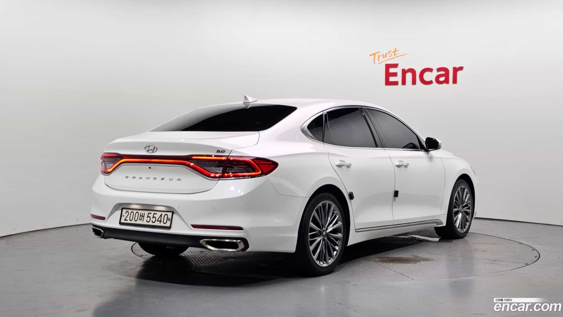 Grandeur Hyundai 2018.9-OUTER-002