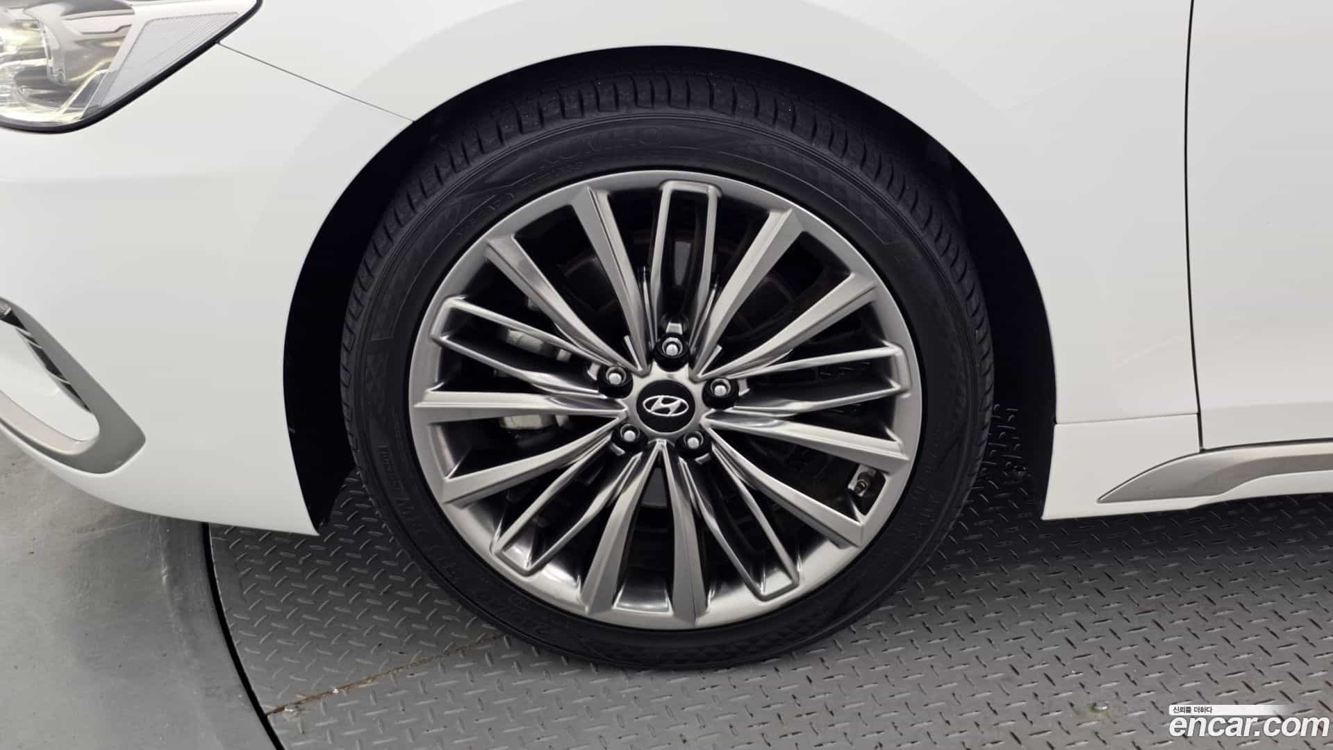 Grandeur Hyundai 2018.9-OUTER-005
