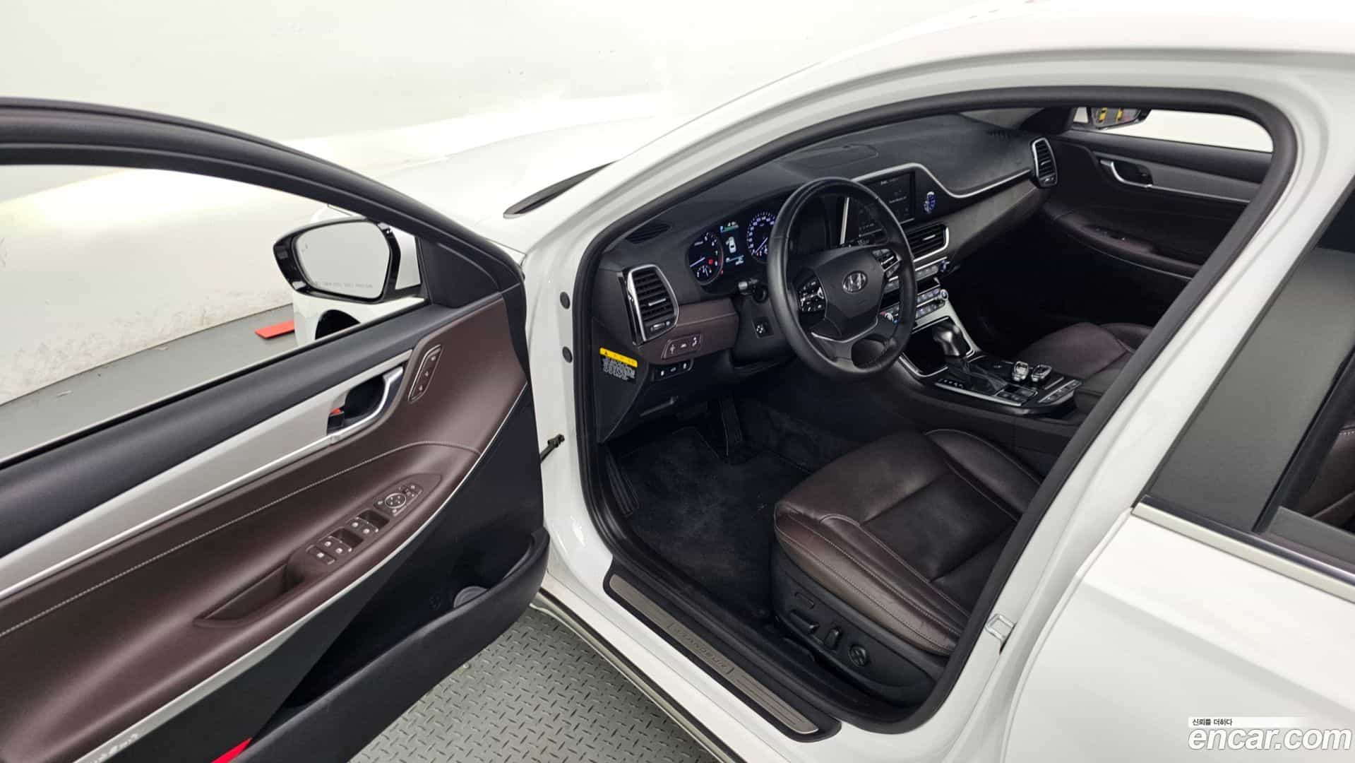 Grandeur Hyundai 2018.9-INNER-010