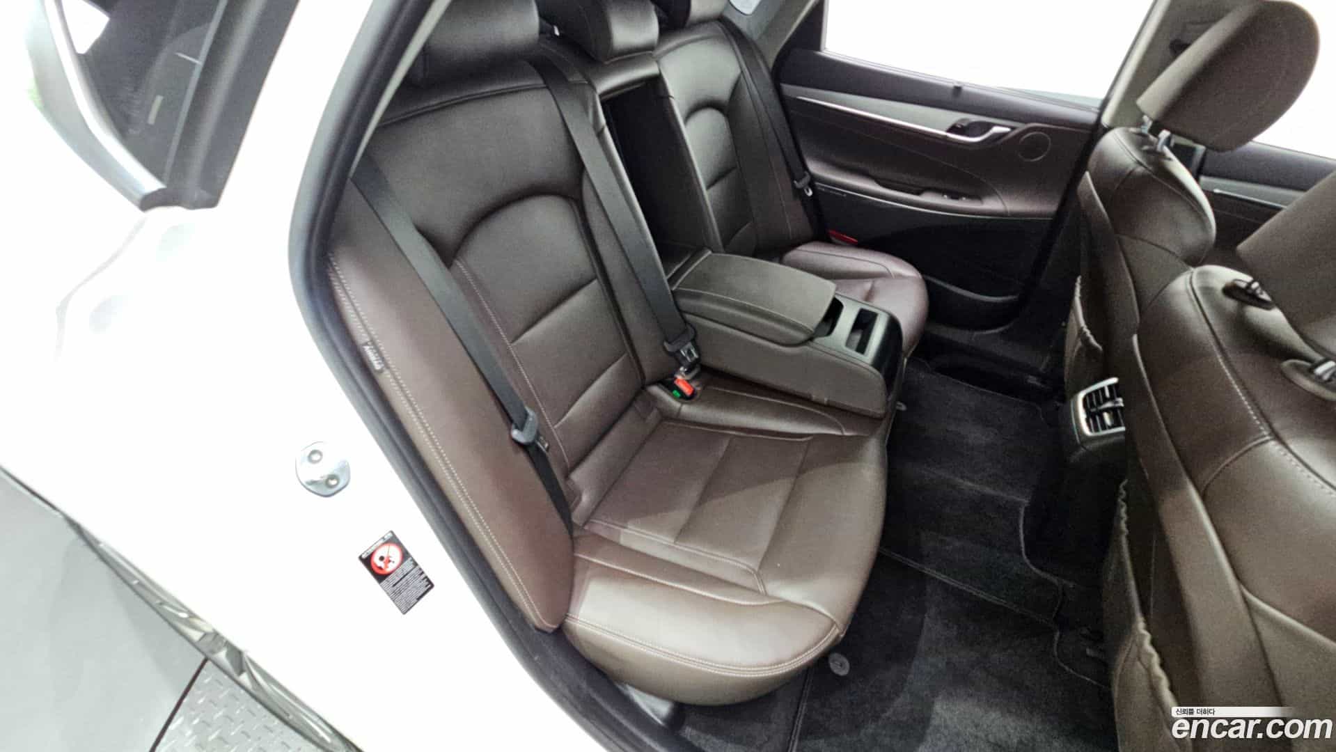 Grandeur Hyundai 2018.9-OPTION-016