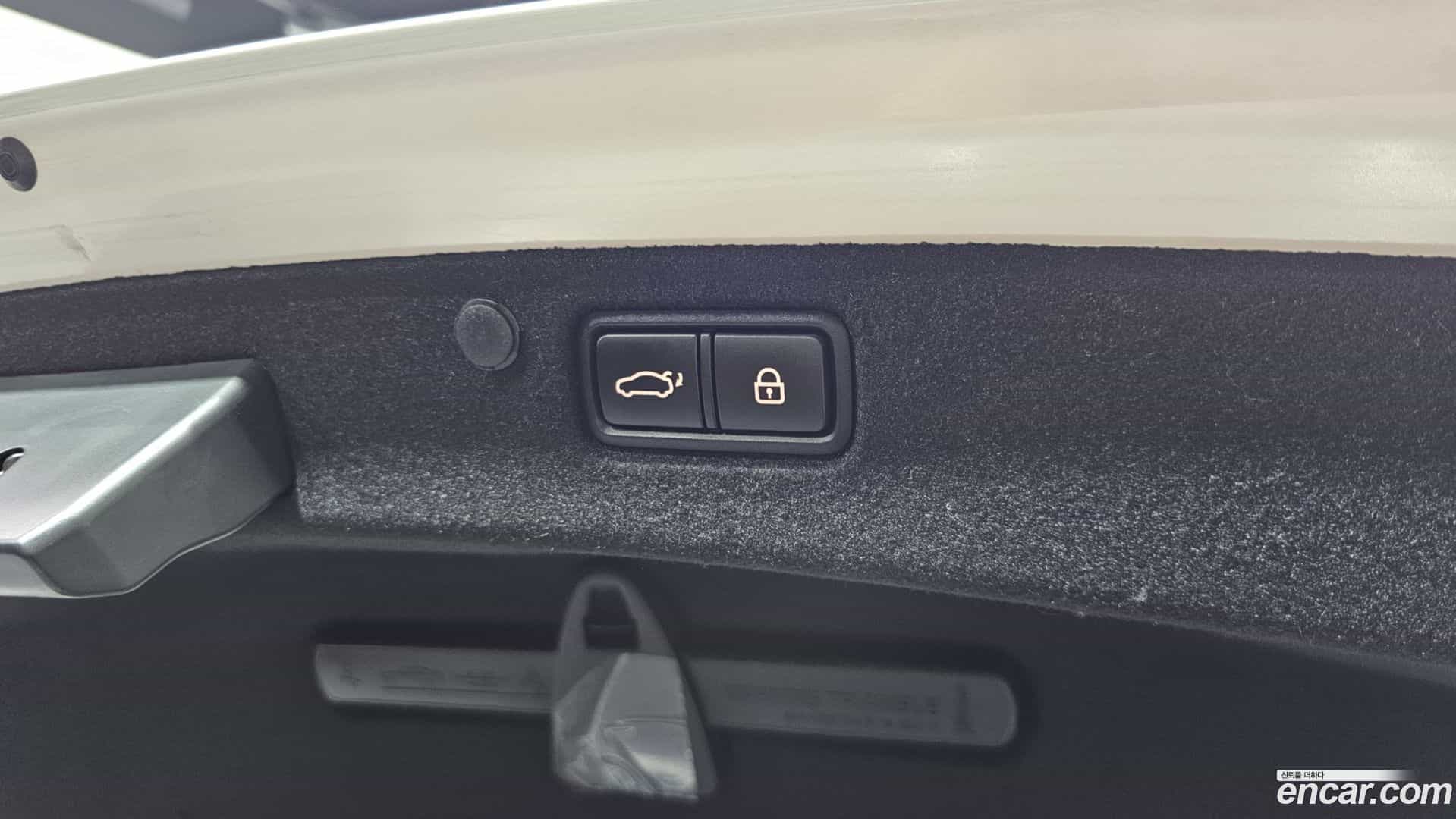 Grandeur Hyundai 2018.9-OPTION-021