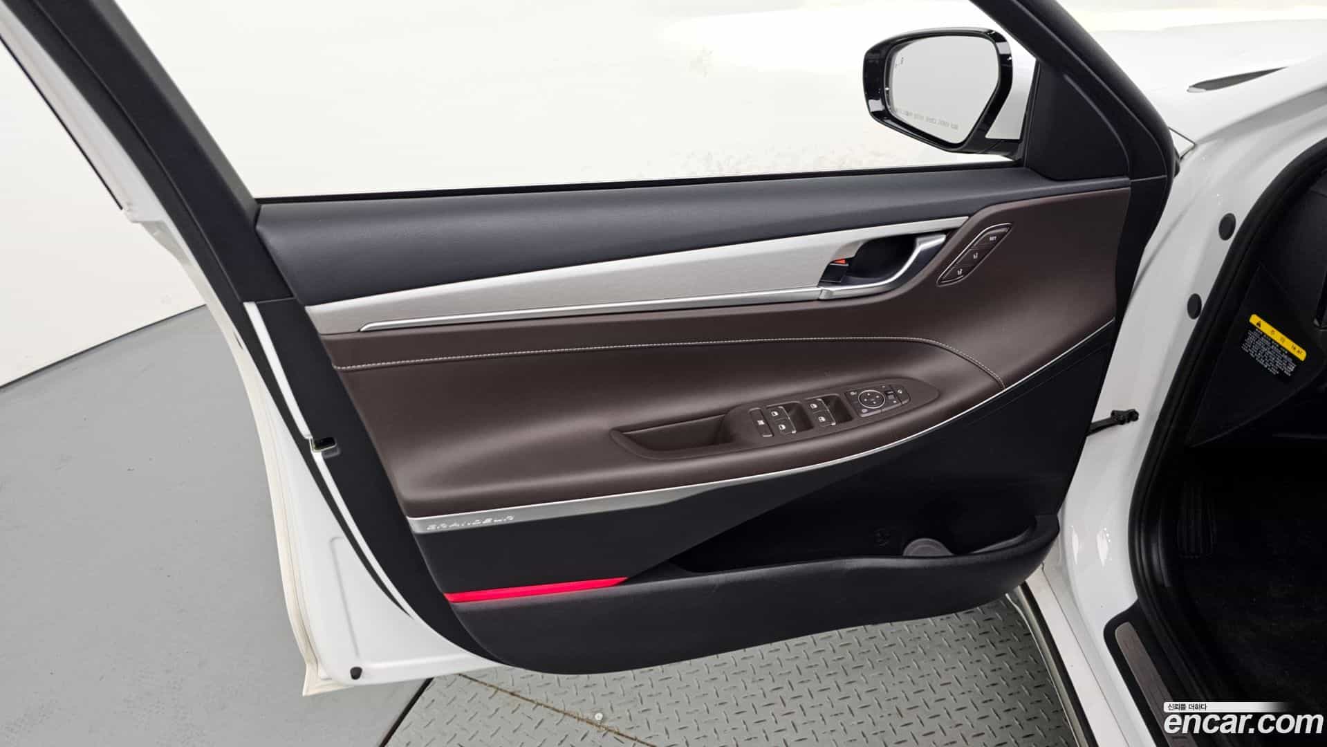 Grandeur Hyundai 2018.9-INNER-034