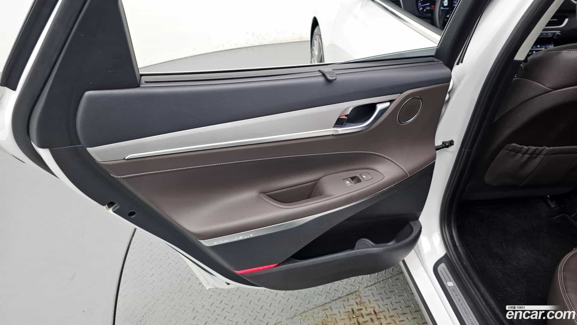 Grandeur Hyundai 2018.9-INNER-035