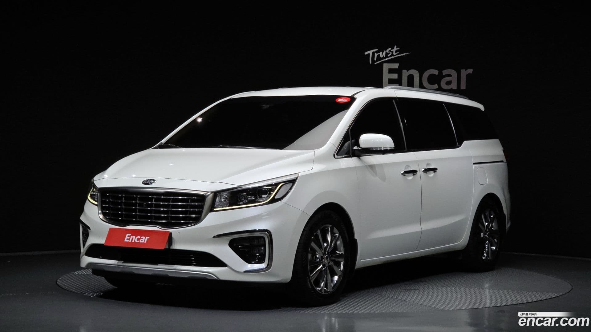 Main__Slider__Photo:Canival Kia 2018.4-0
