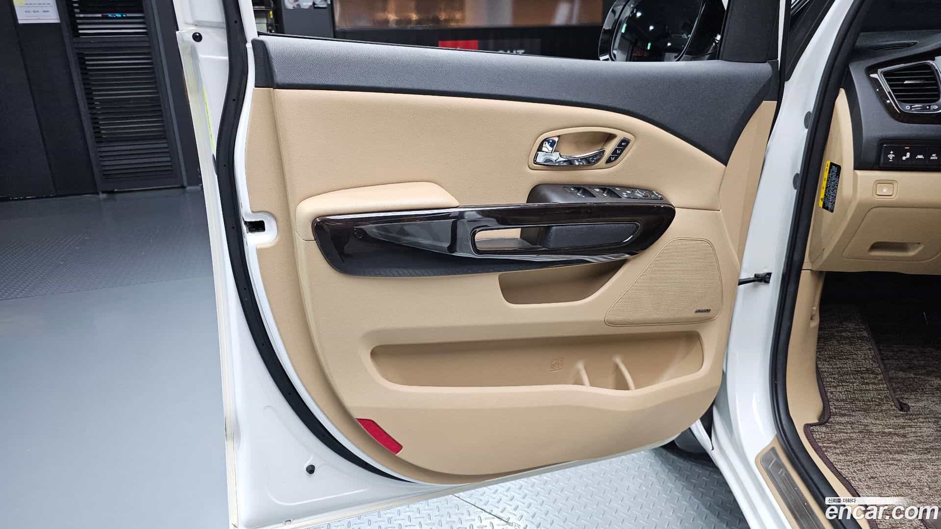 Canival Kia 2018.4-INNER-034