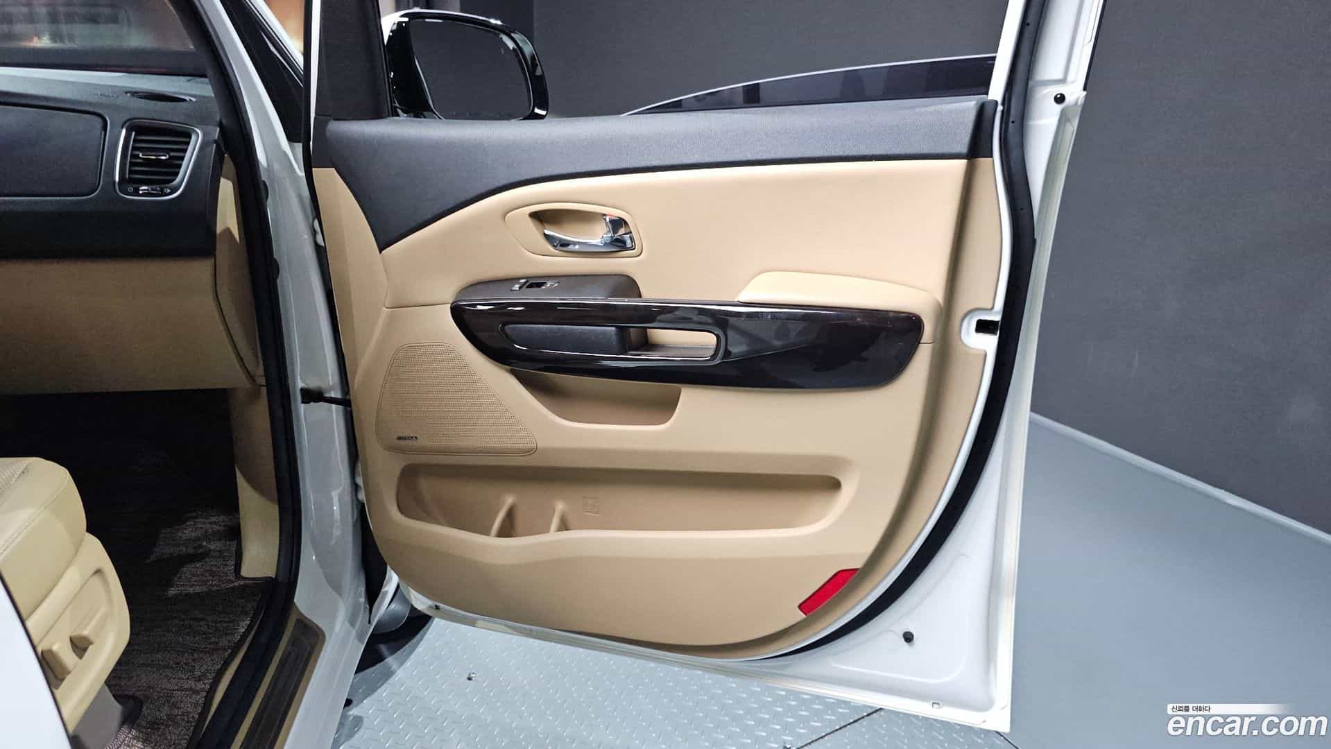 Canival Kia 2018.4-INNER-035