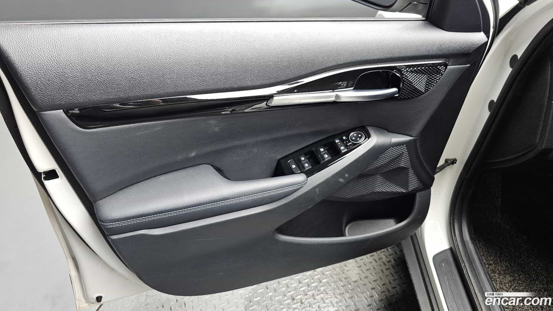 Seltos Kia 2023.6-INNER-034