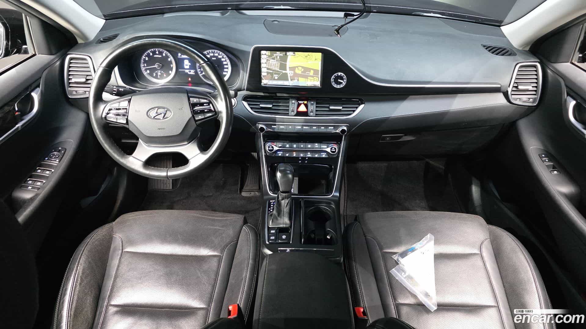 Grandeur Hyundai 2017.2-INNER-007