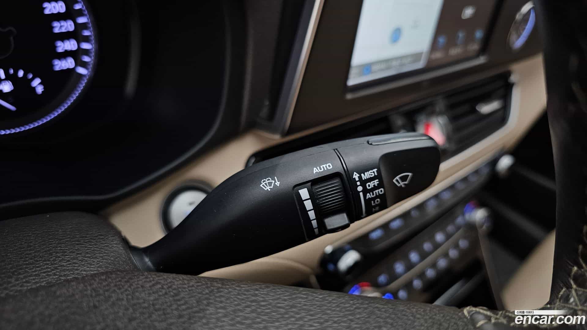 Grandeur Hyundai 2019.6-OPTION-044