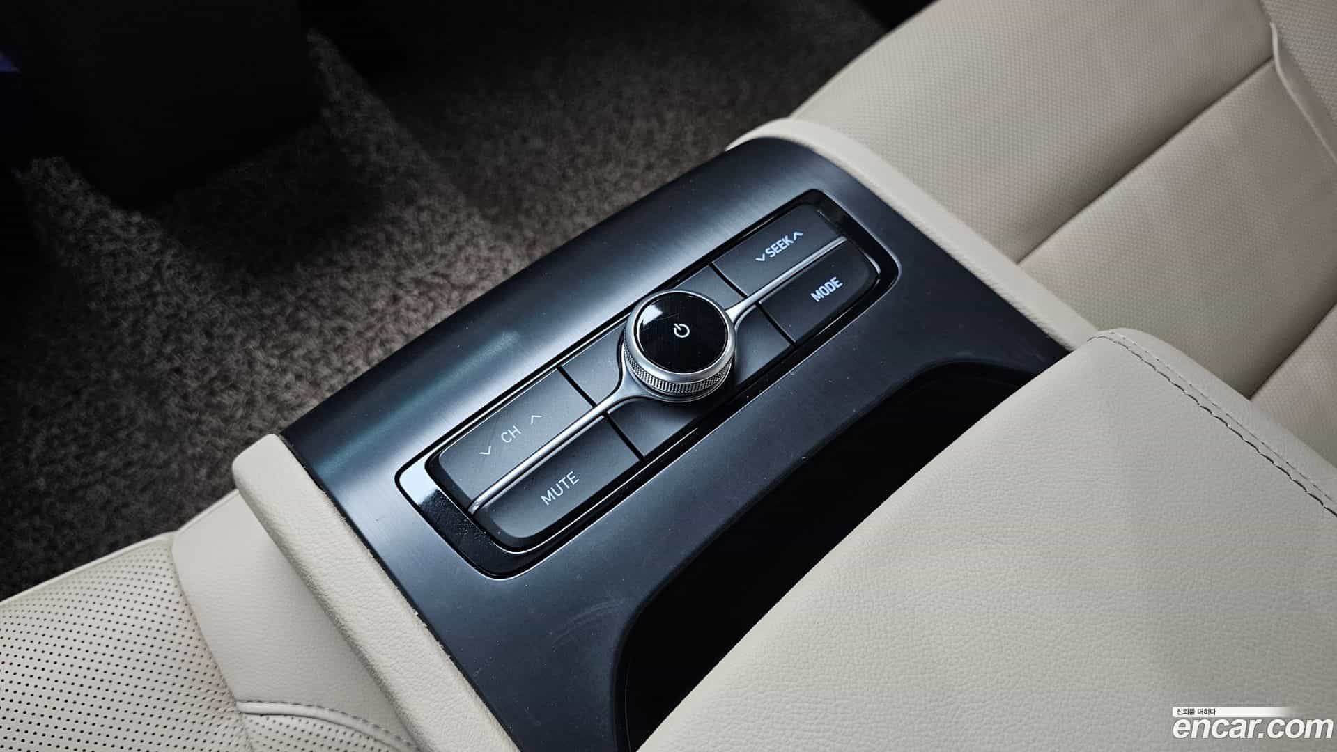Grandeur Hyundai 2019.6-OPTION-045