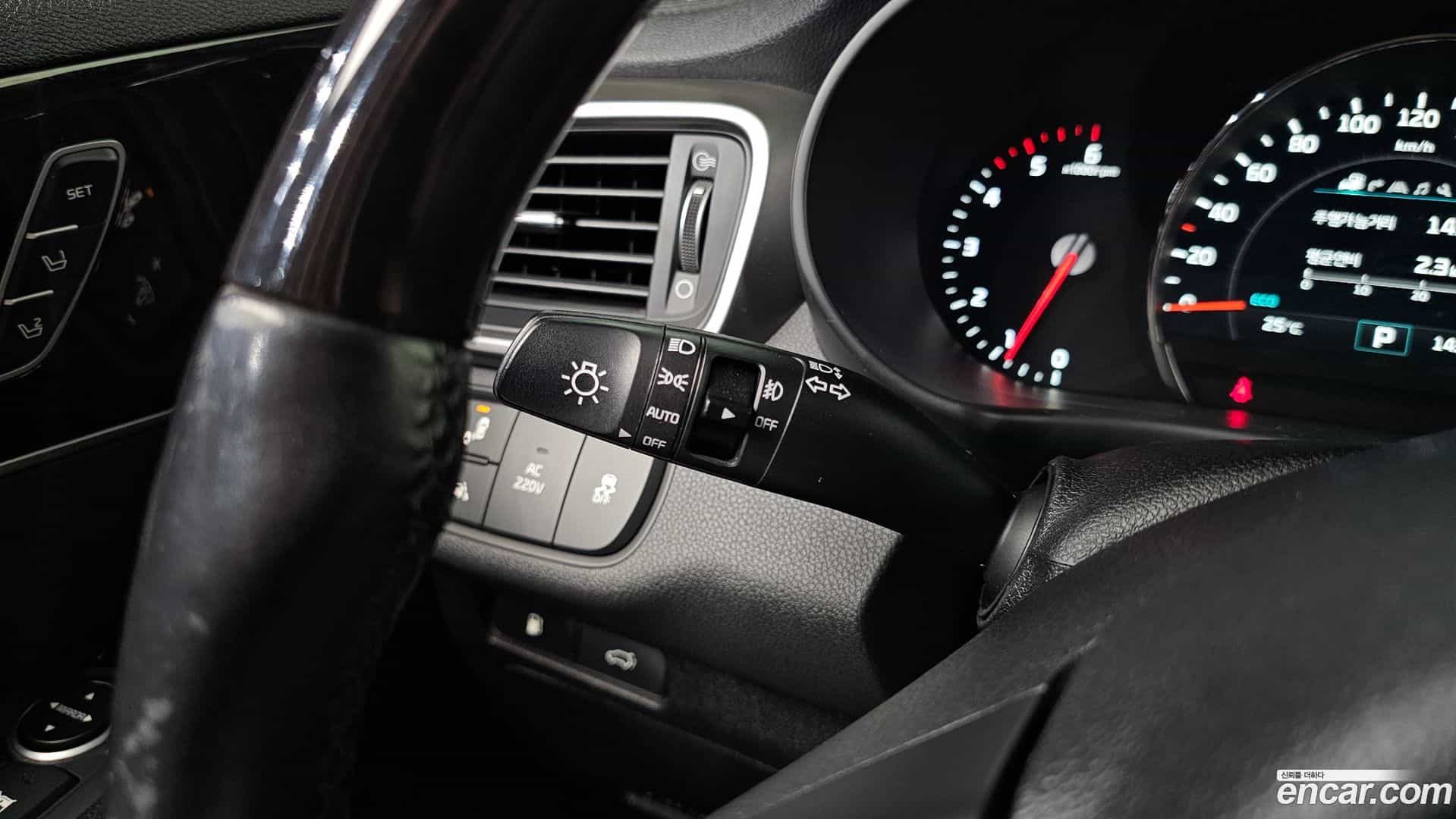 Sorento Kia 2015.6-OPTION-046
