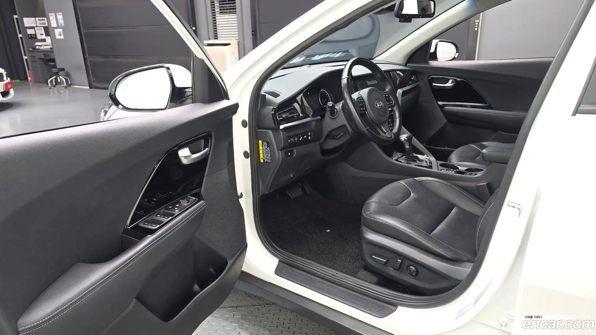 Niro Kia 2019.4-INNER-010