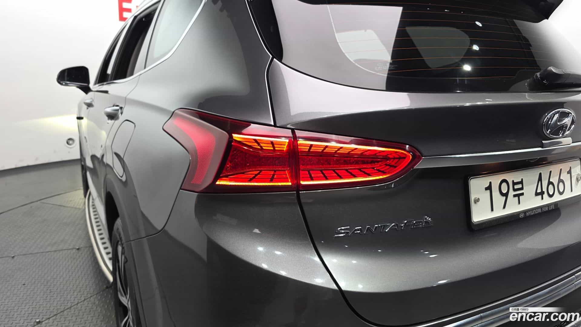 Santafe Hyundai 2019.1-OUTER-033