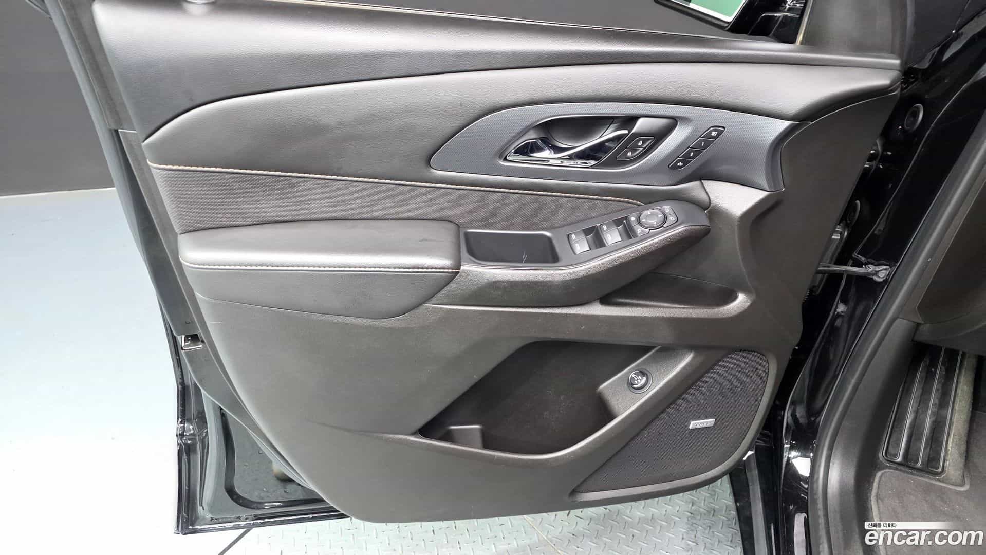 Traverse Chevrolet 2021.2-INNER-034