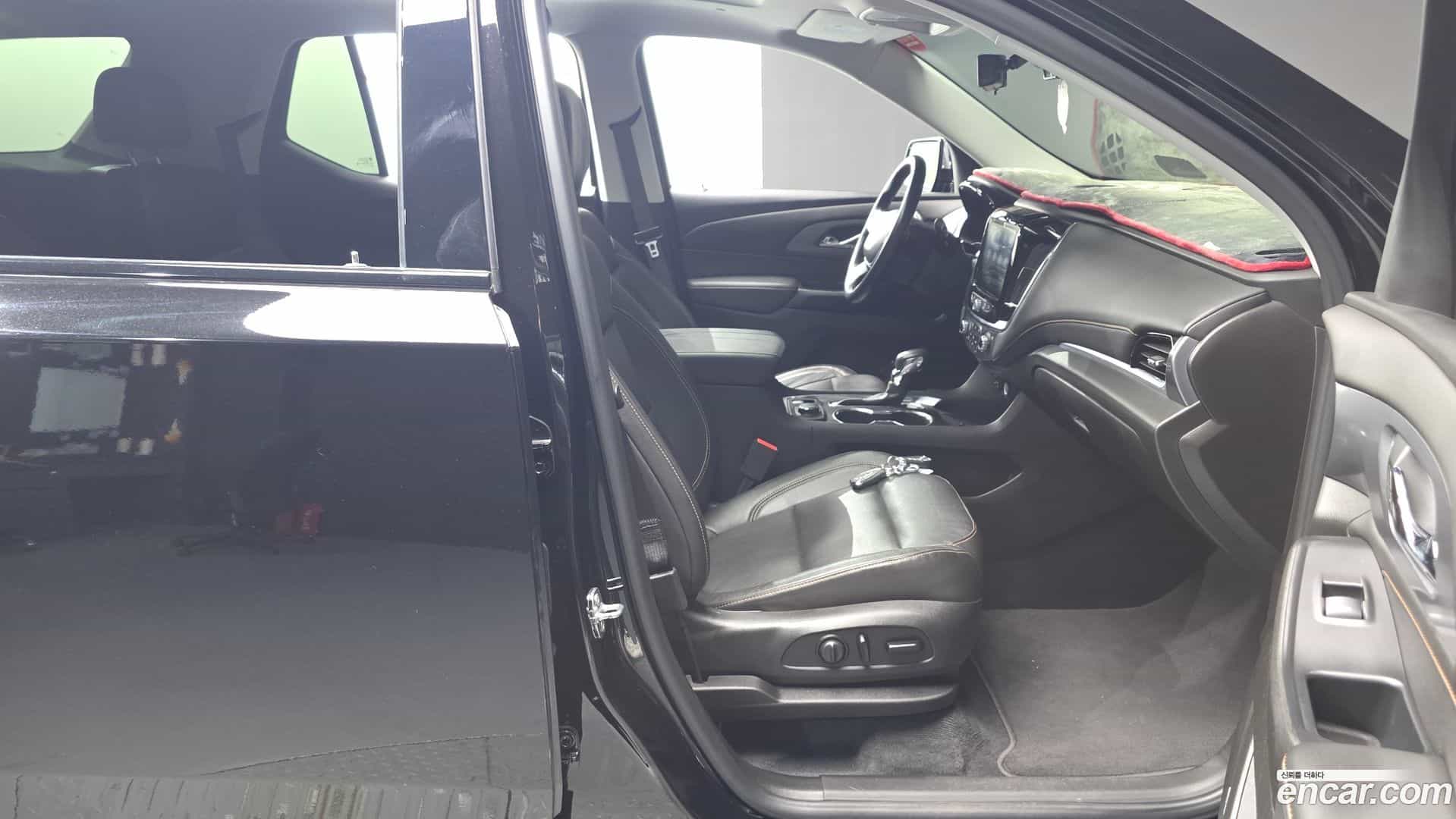 Traverse Chevrolet 2021.2-INNER-036