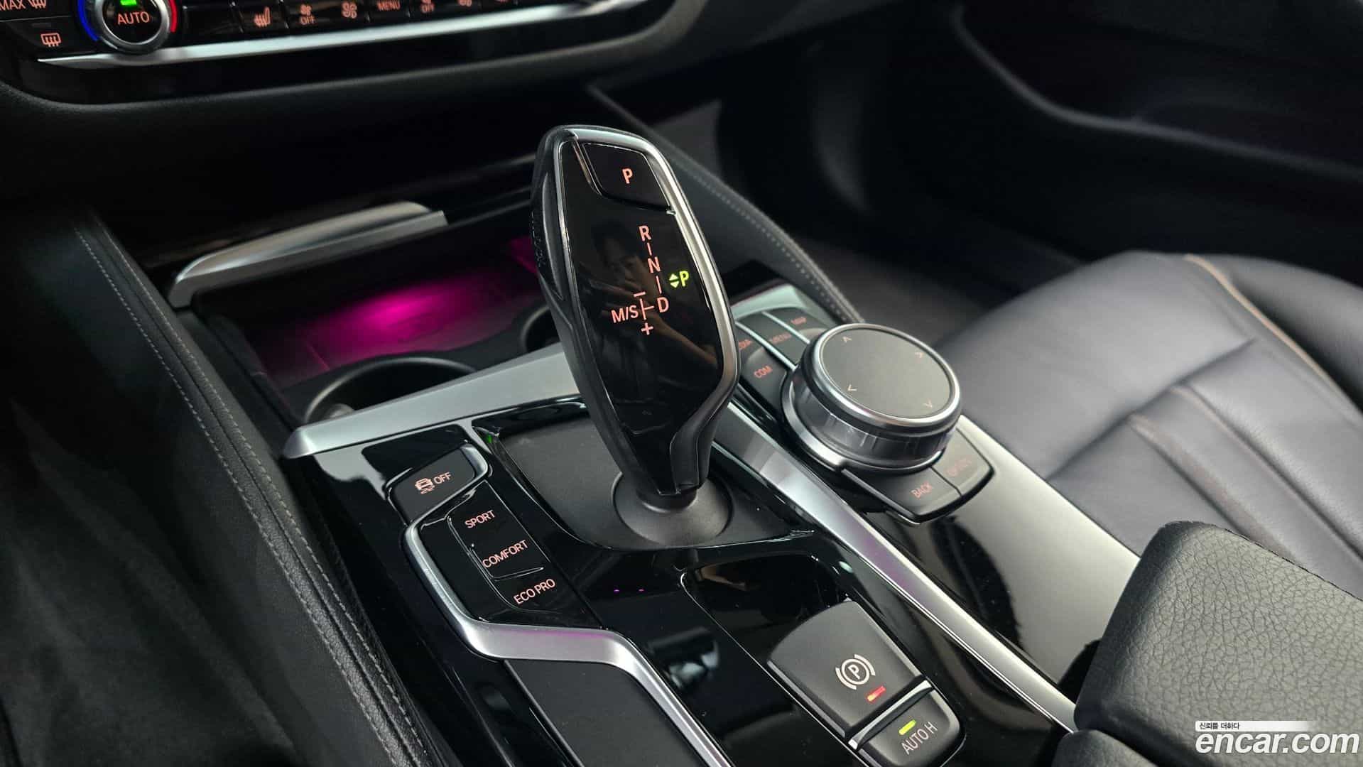 5-Series BMW 2019.6-INNER-009