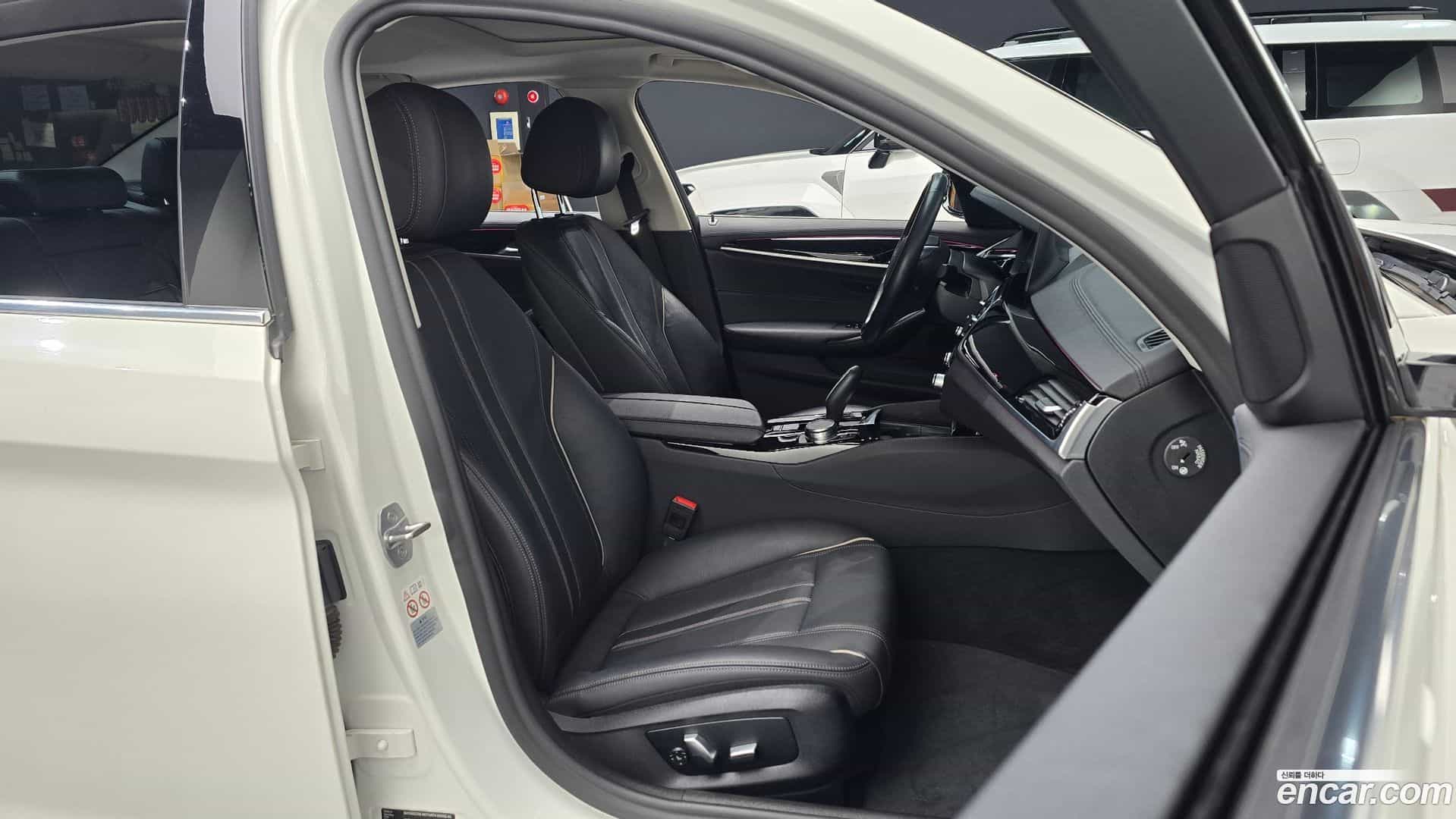 5-Series BMW 2019.6-INNER-010