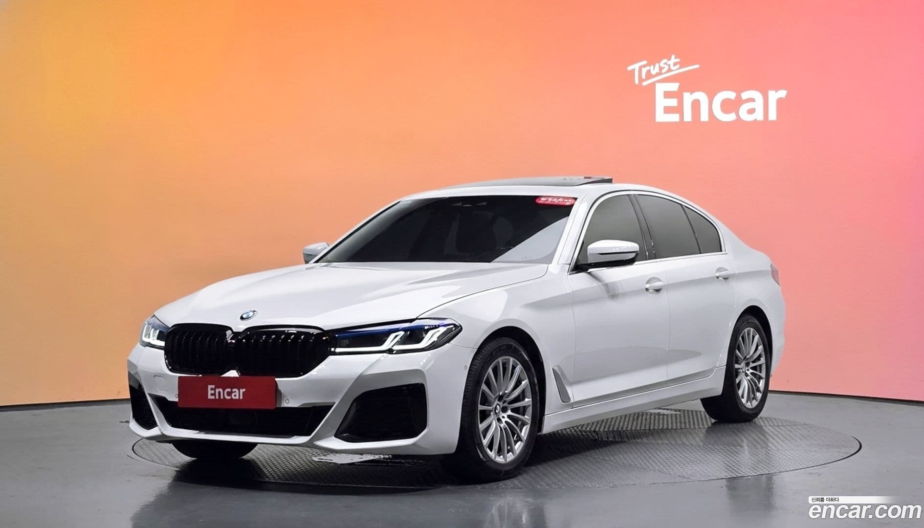 Main__Slider__Photo:5-Series BMW 2019.6-0