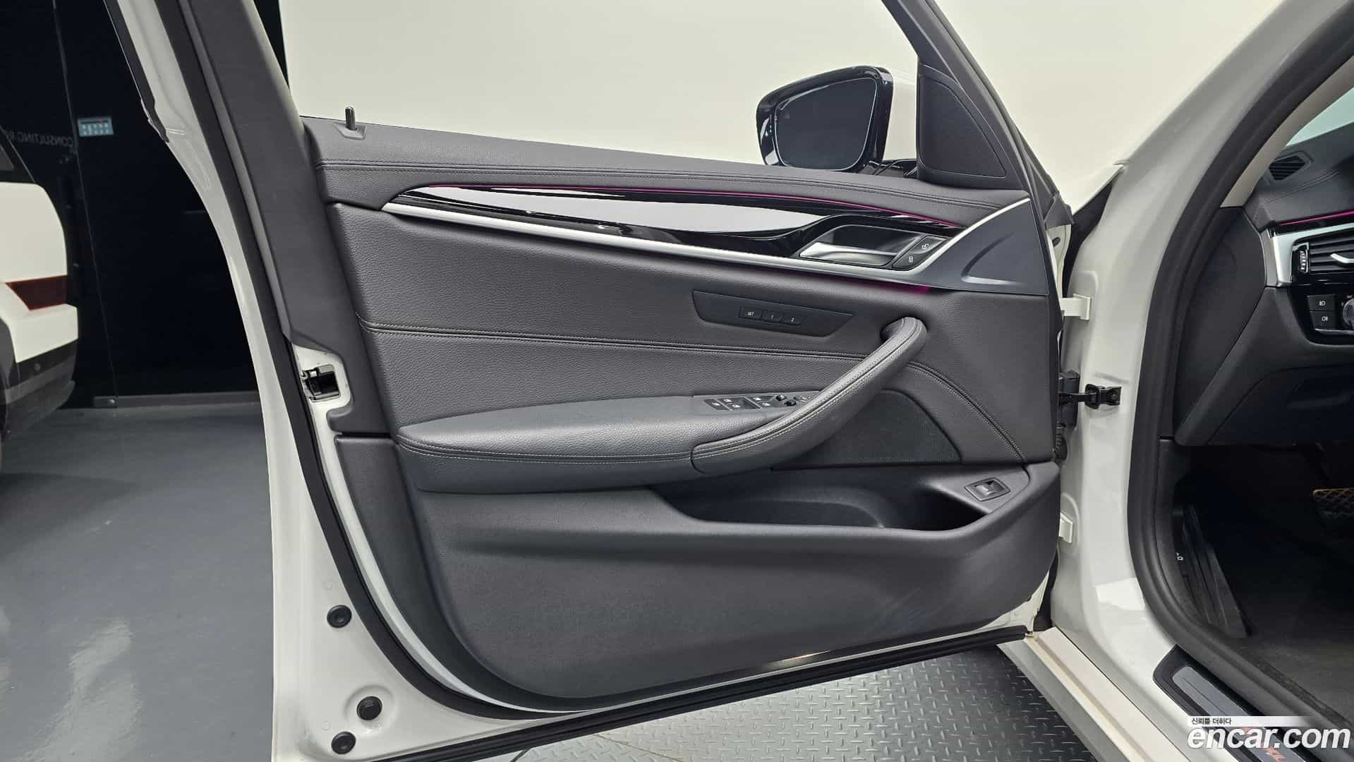 5-Series BMW 2019.6-INNER-034