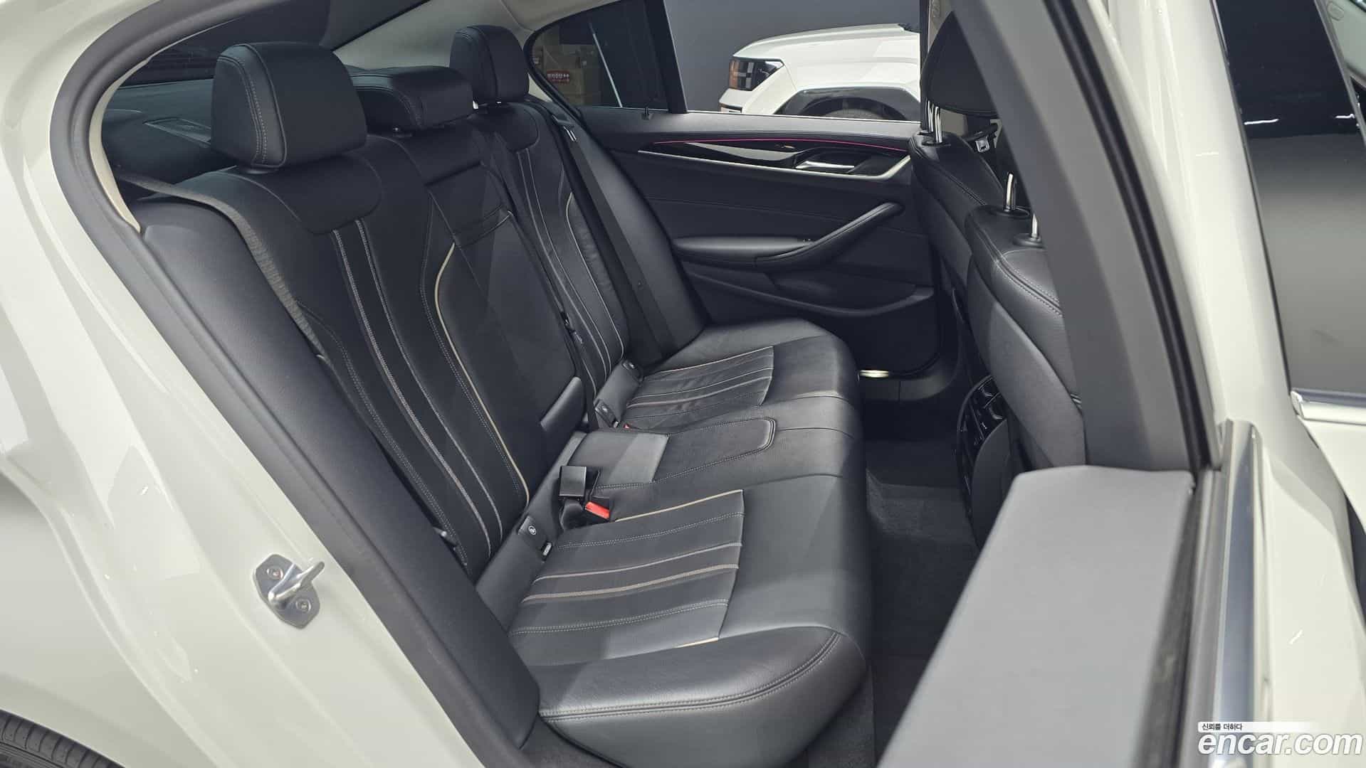 5-Series BMW 2019.6-INNER-036