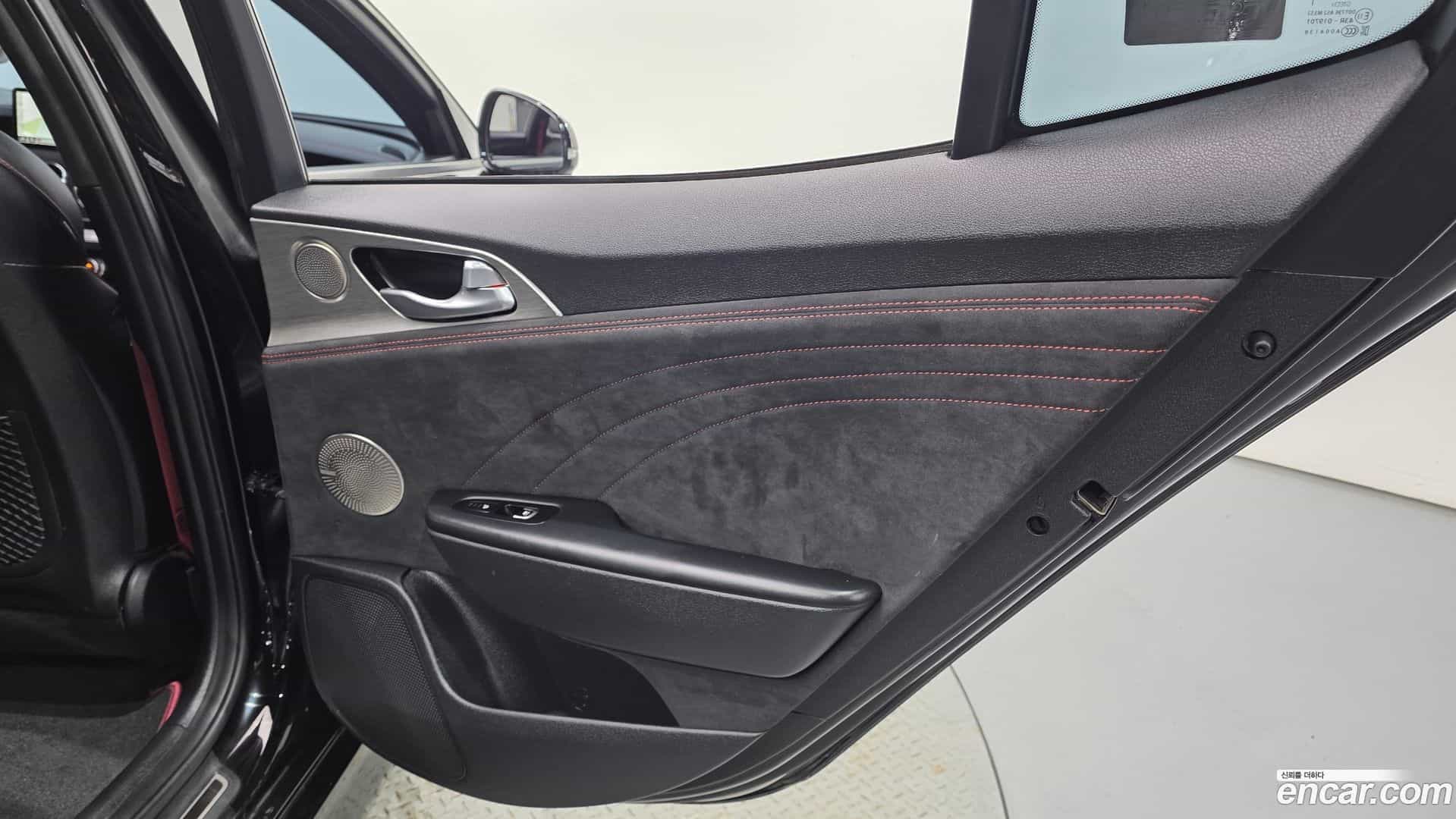 Stinger Kia 2022.5-INNER-035