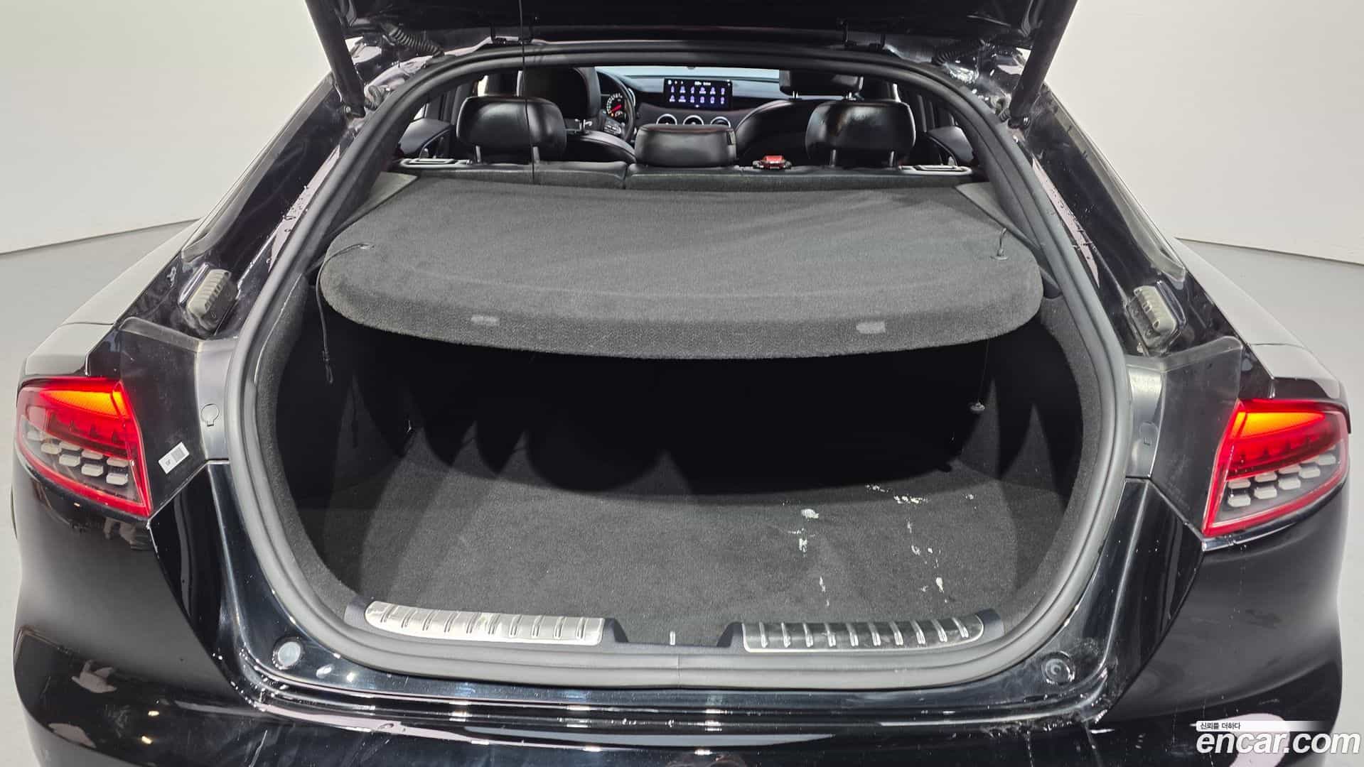 Stinger Kia 2022.5-OPTION-040