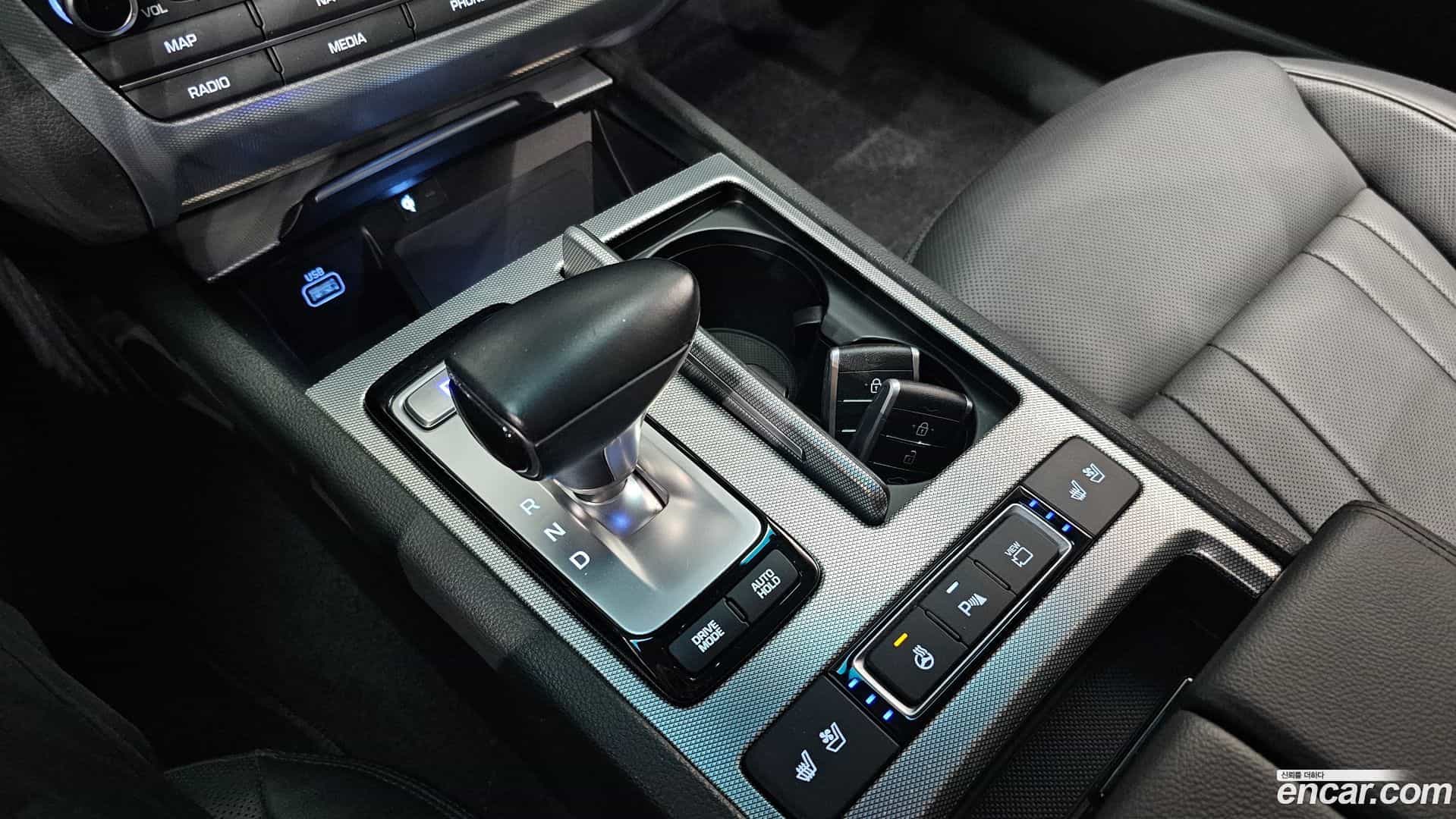 G80 Genesis 2019.11-INNER-009
