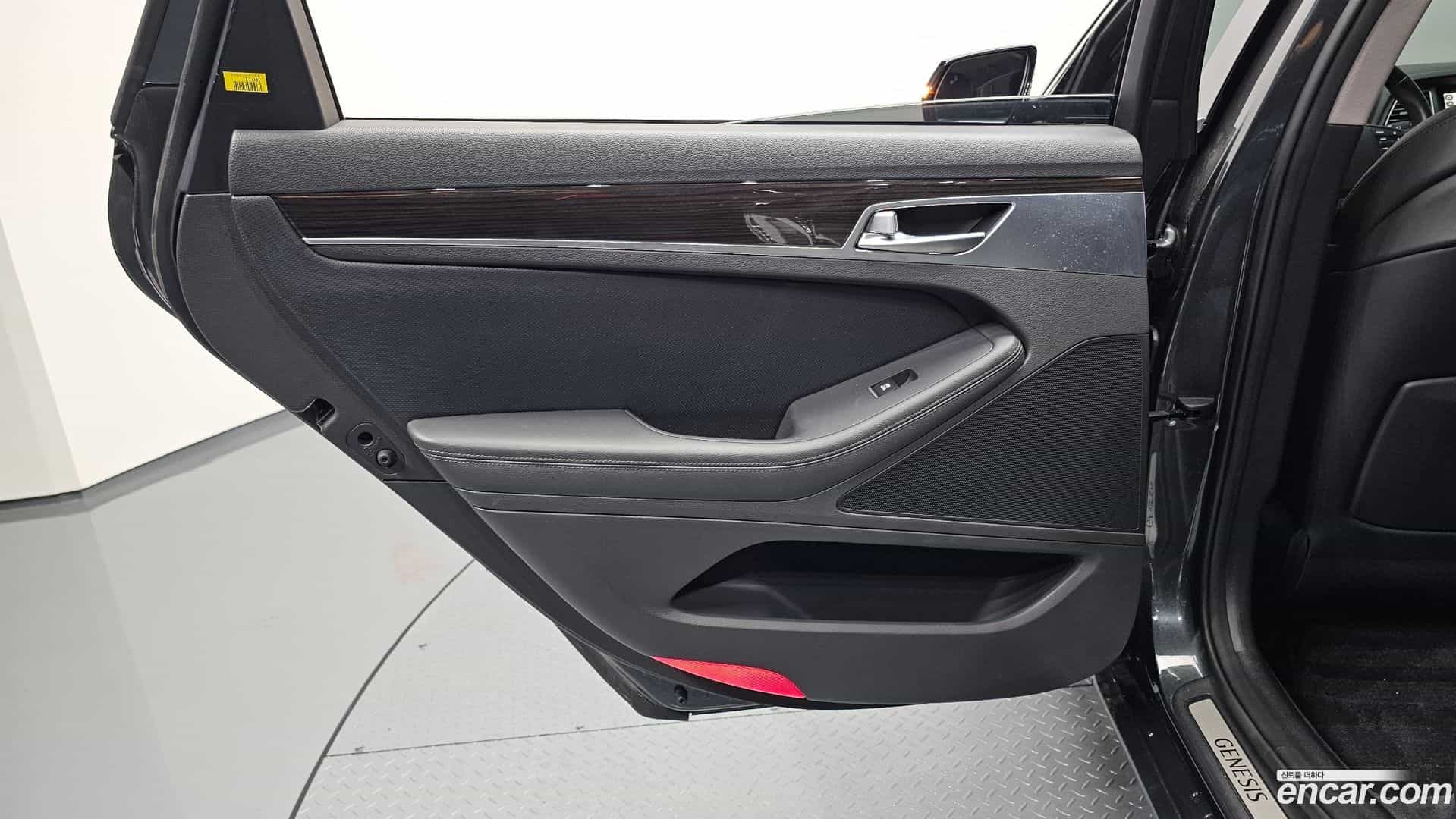 G80 Genesis 2019.11-INNER-035