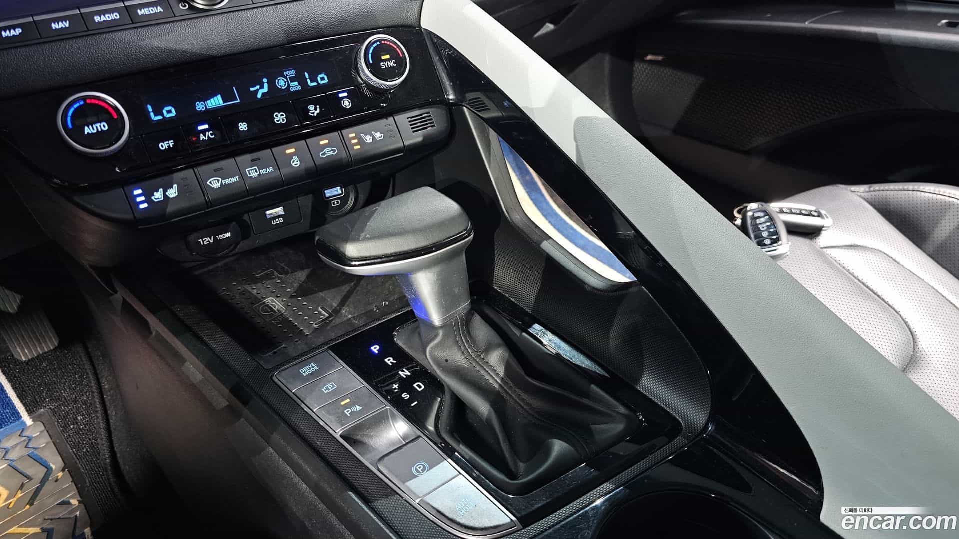 AVANTE Hyundai 2020.5-INNER-009