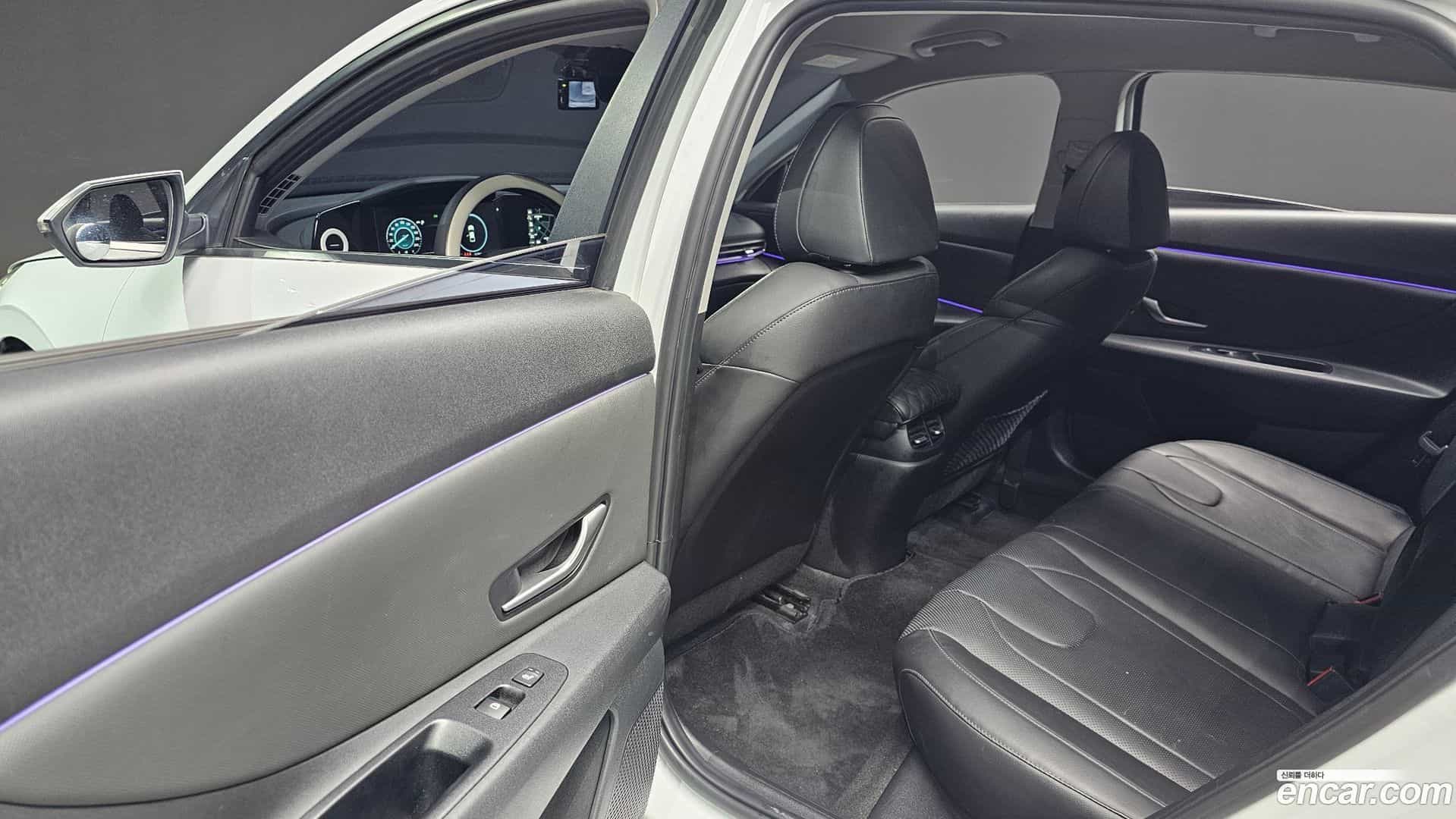 AVANTE Hyundai 2020.5-OPTION-021